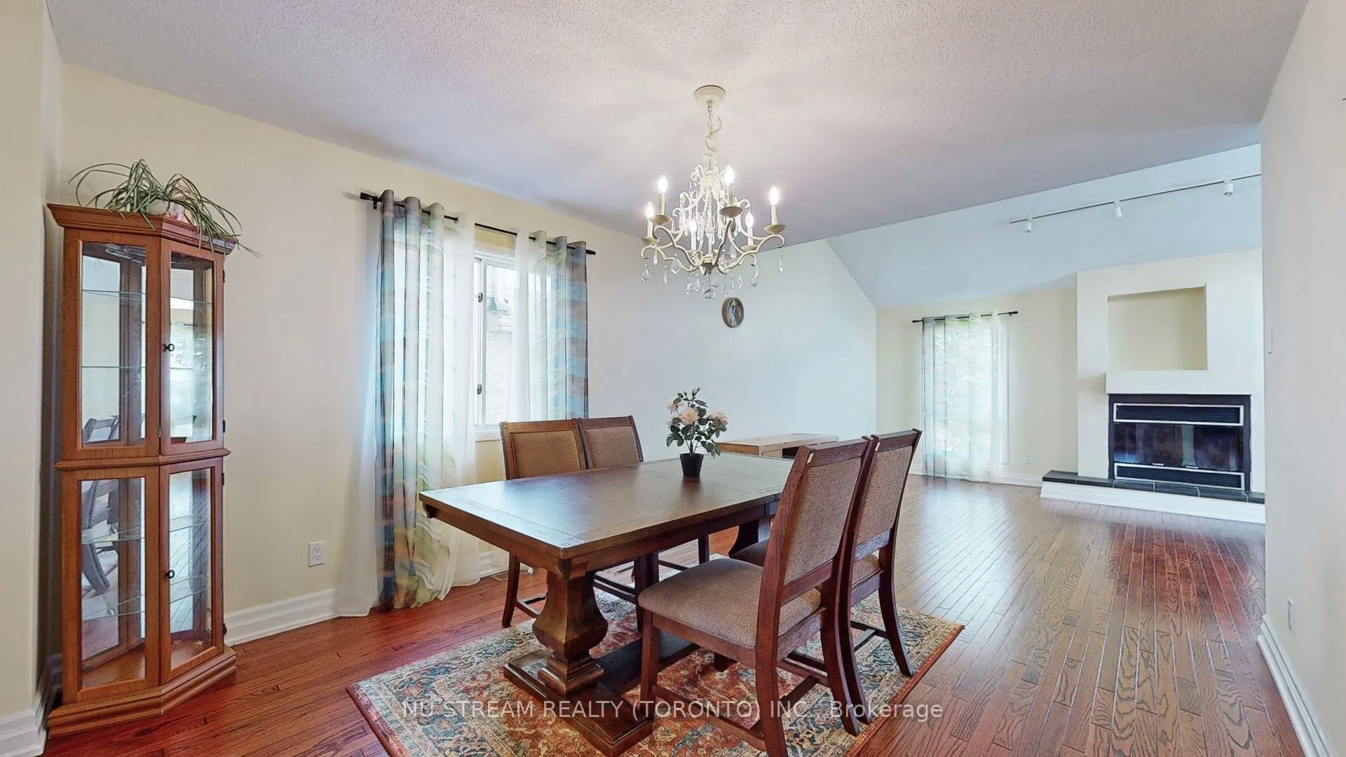 15 Bond Crescent