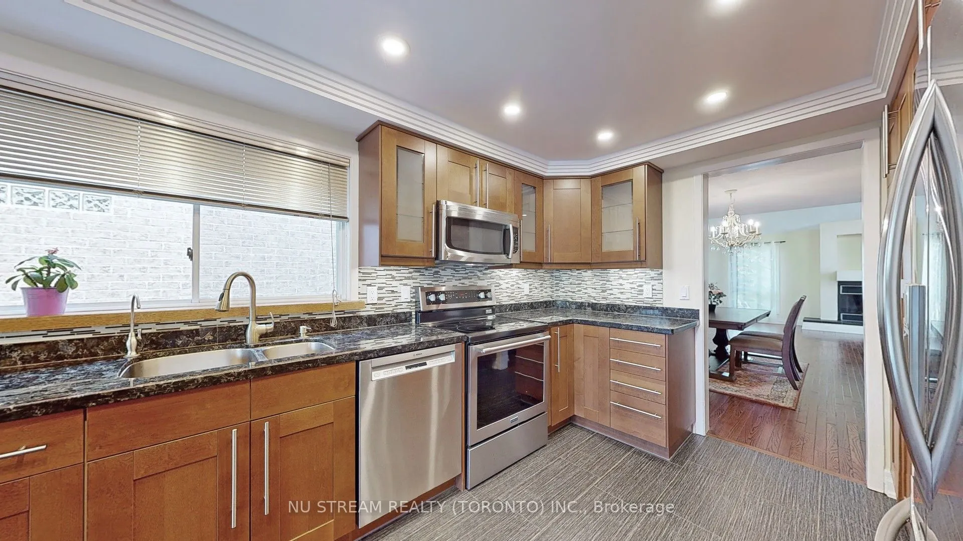 15 Bond Crescent