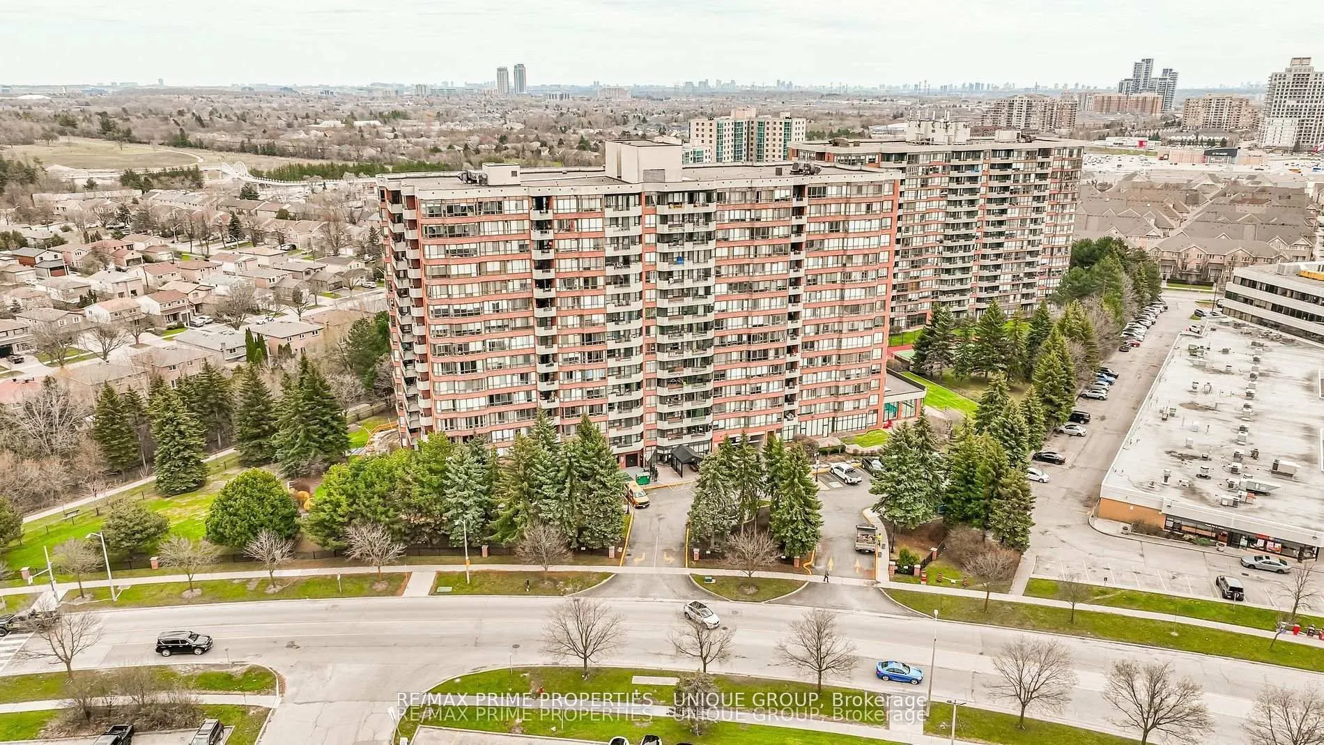 33 Weldrick Road E #209