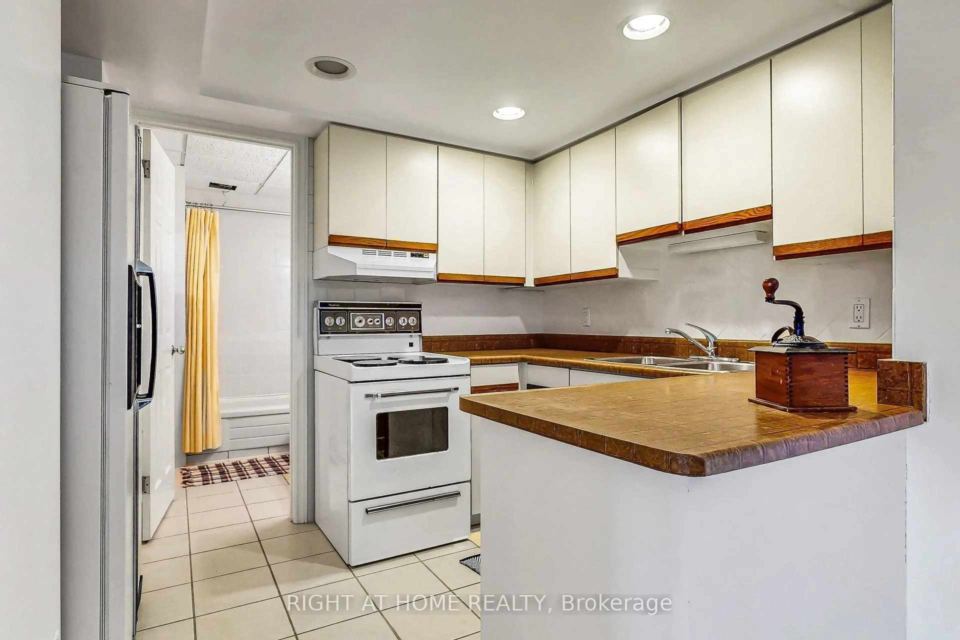 566 Sunset Beach Road
