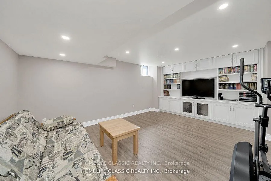 105 McKenzie Way