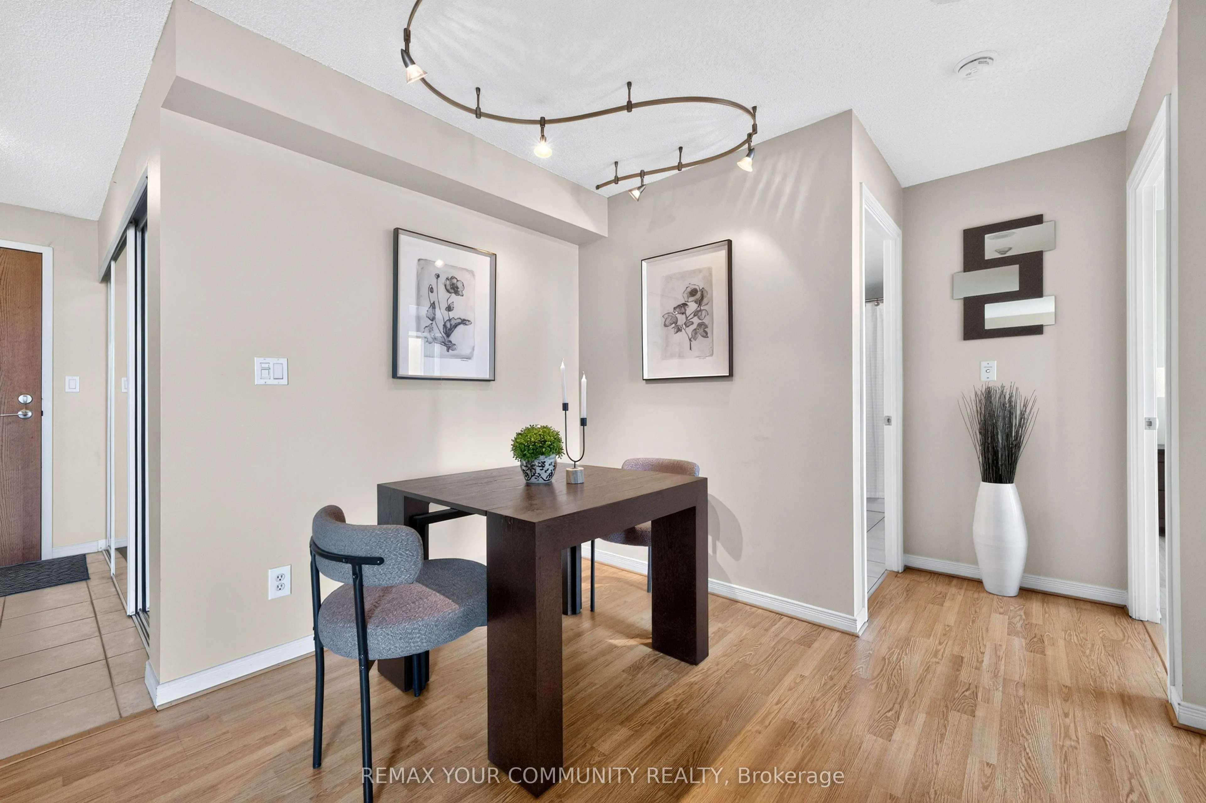 3 ELLESMERE Street #721