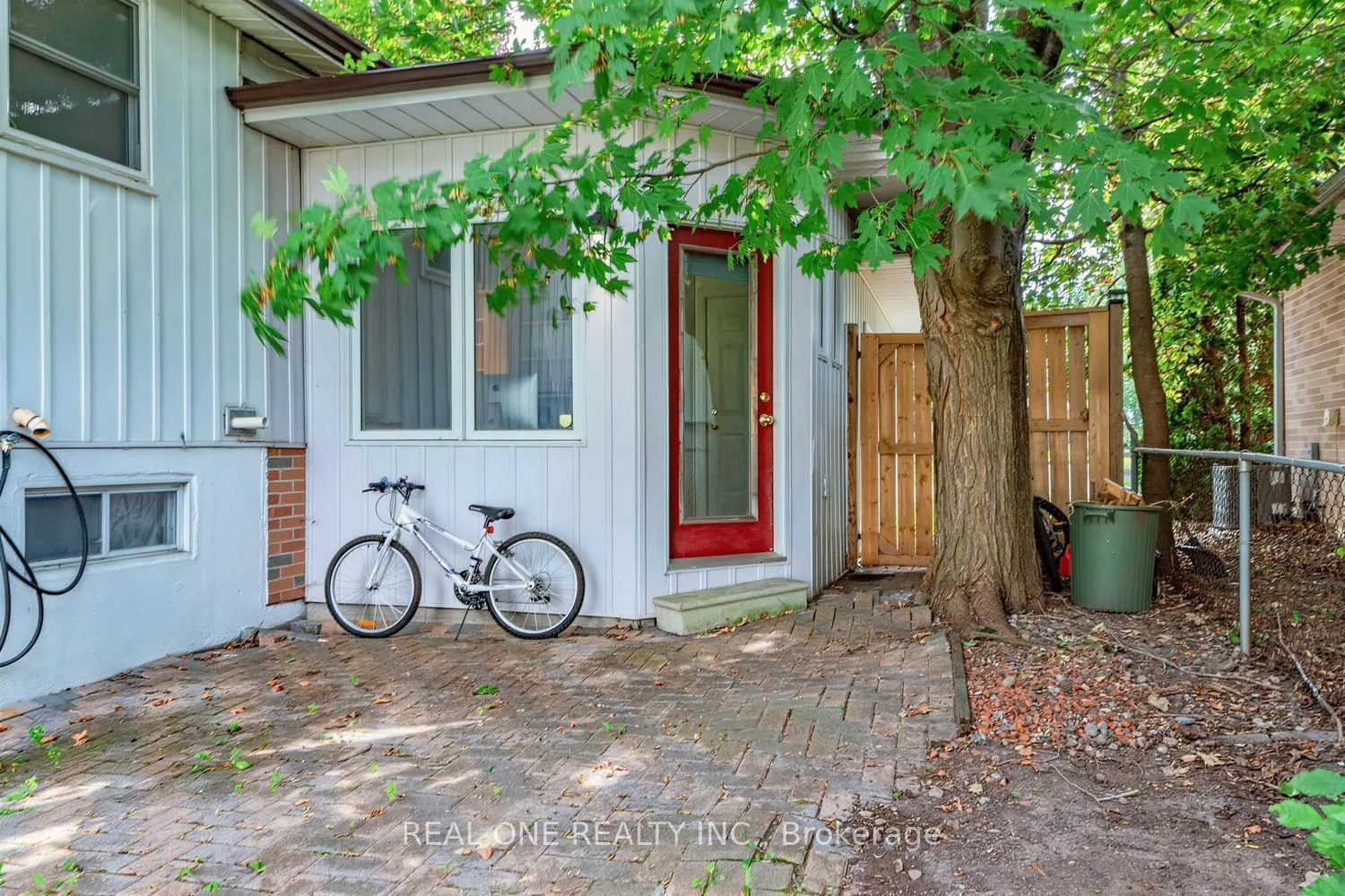 10 Devins Drive