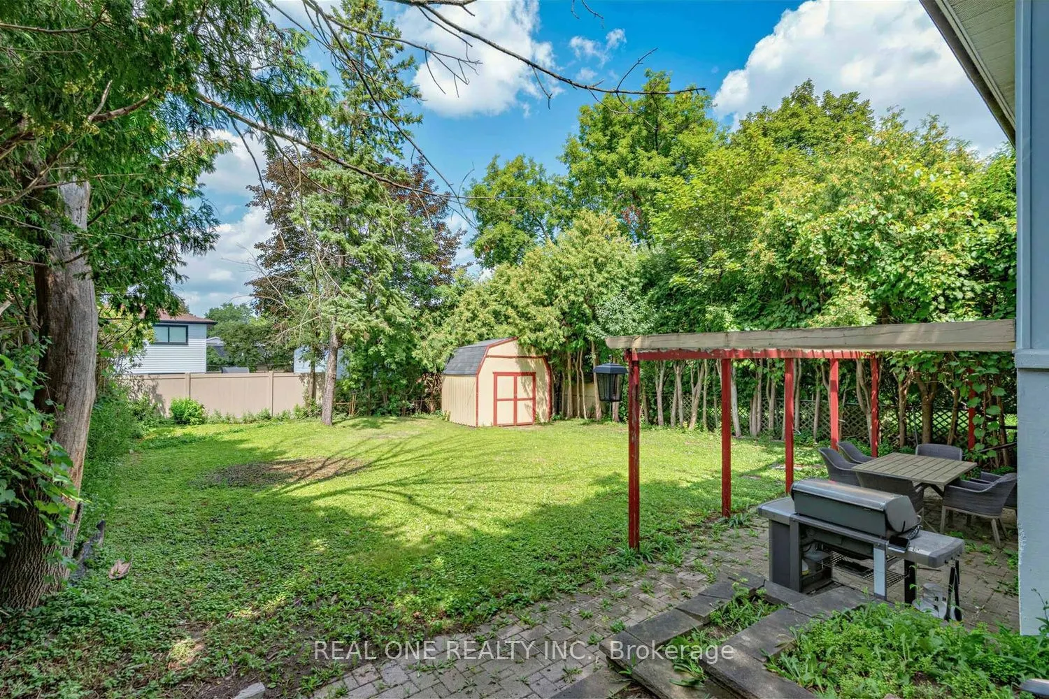 10 Devins Drive