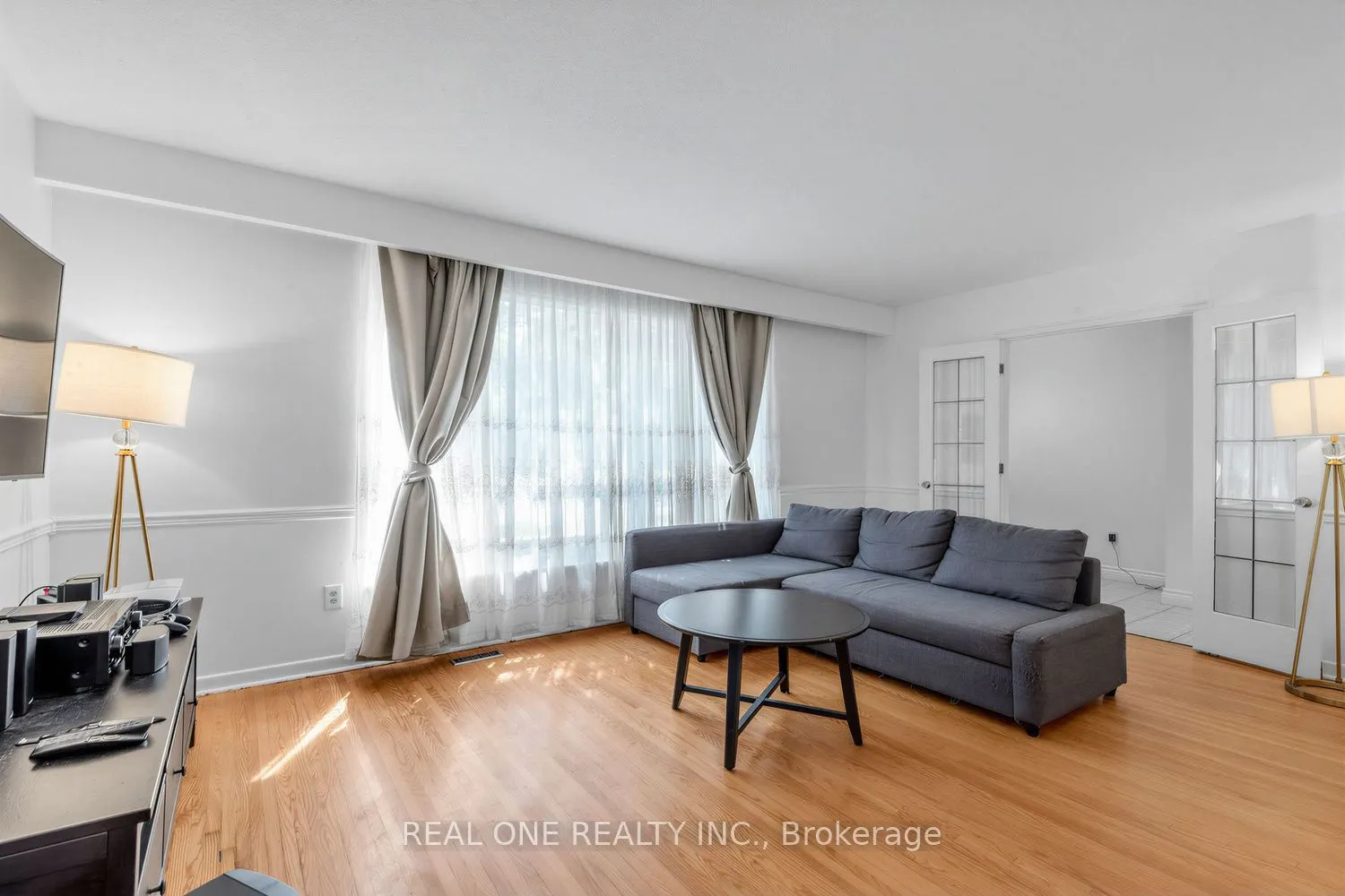 10 Devins Drive