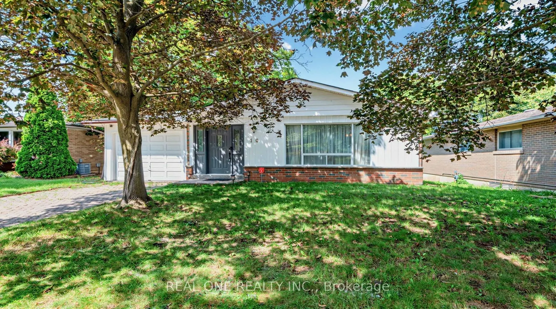 10 Devins Drive