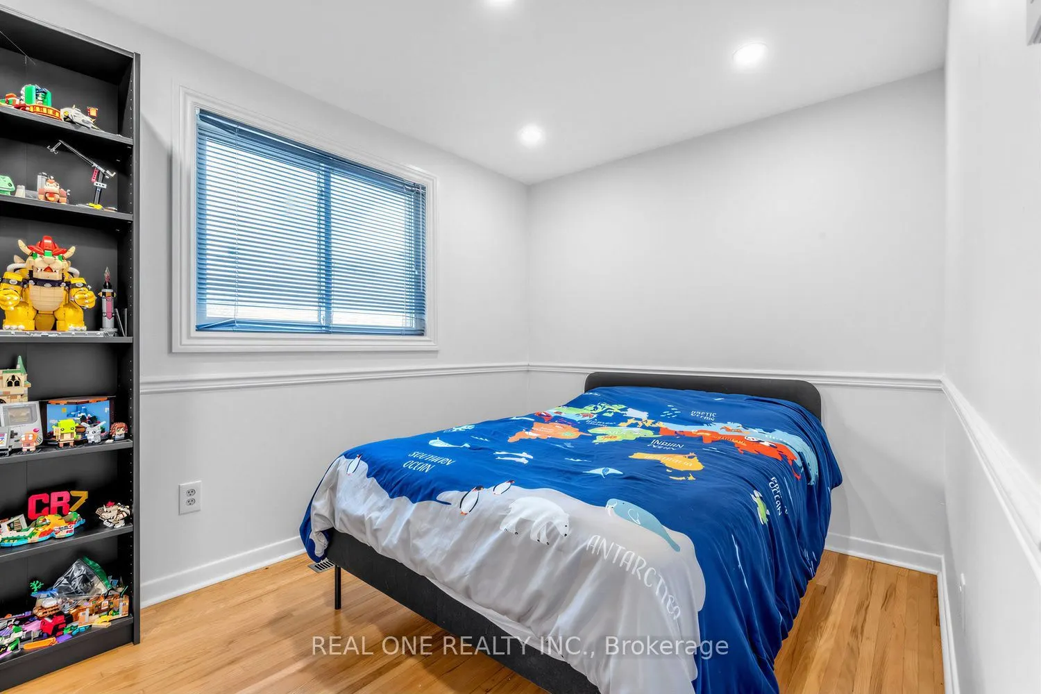 10 Devins Drive