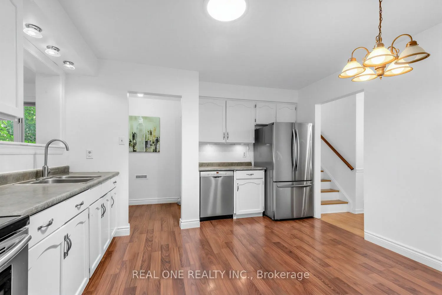 10 Devins Drive