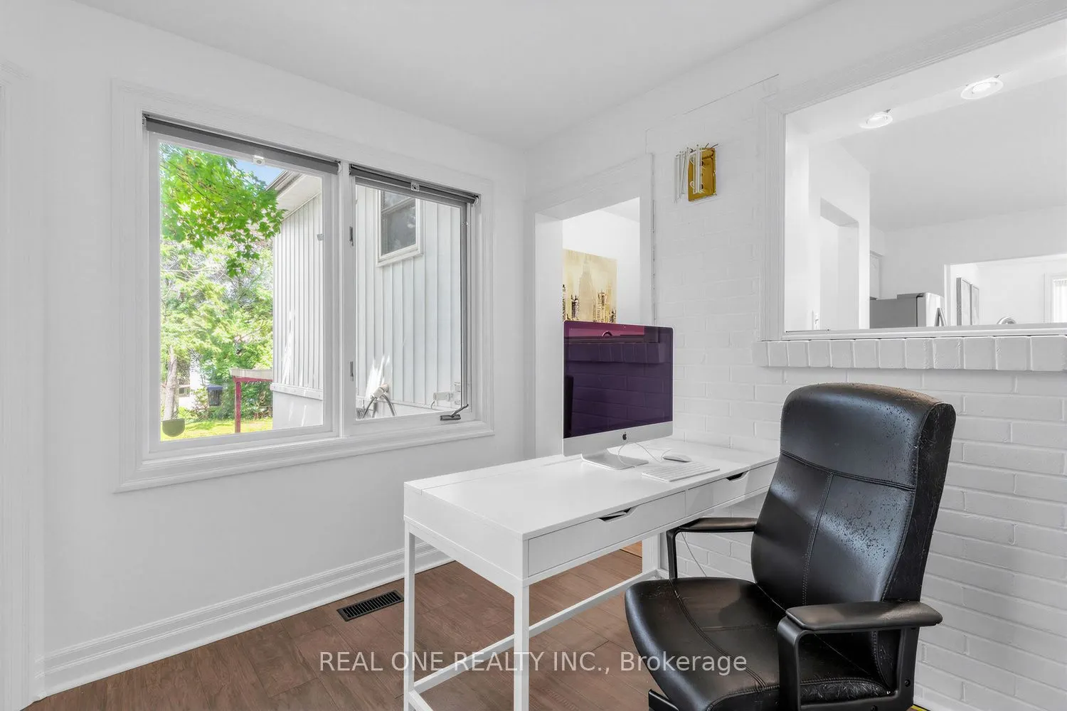 10 Devins Drive