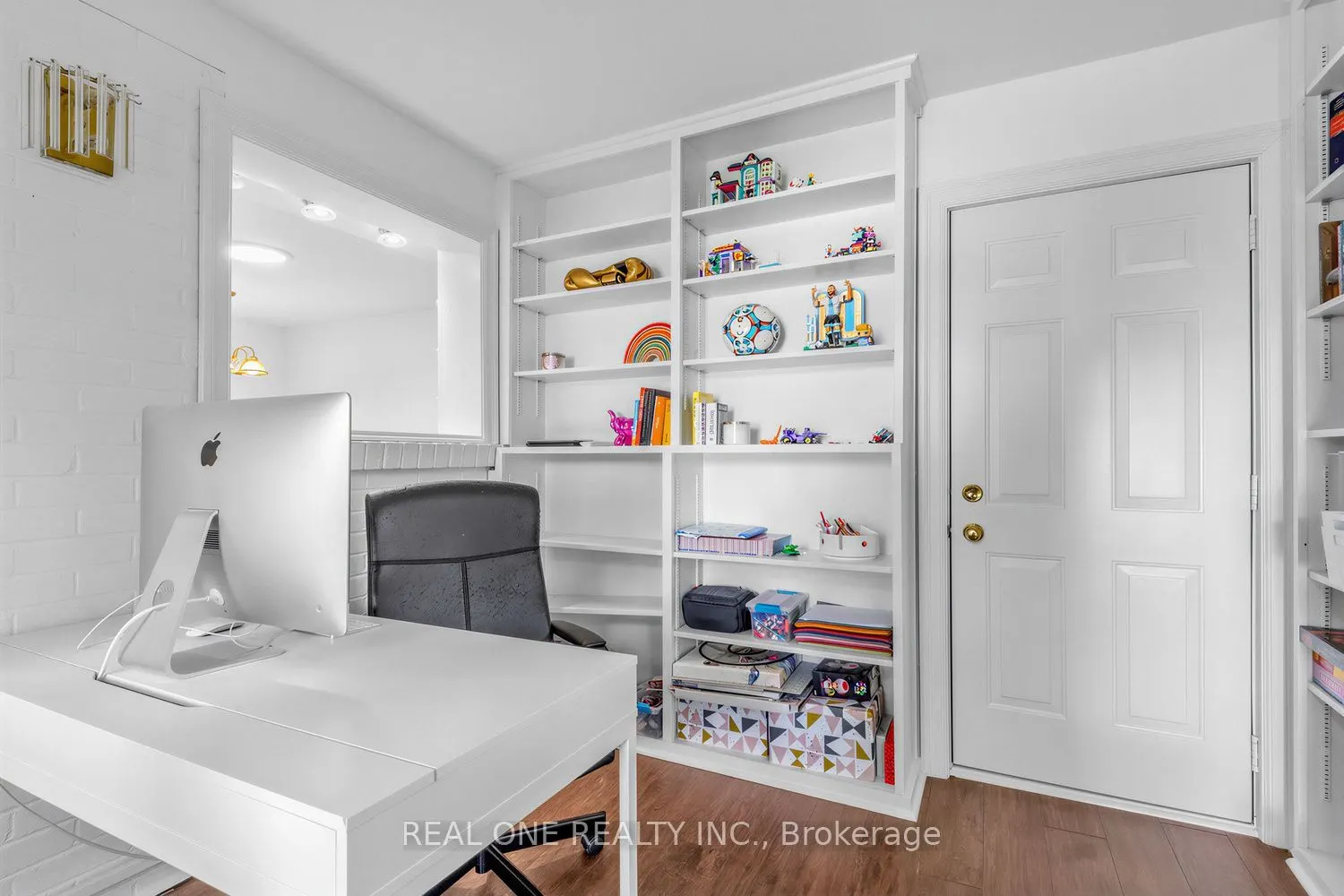 10 Devins Drive