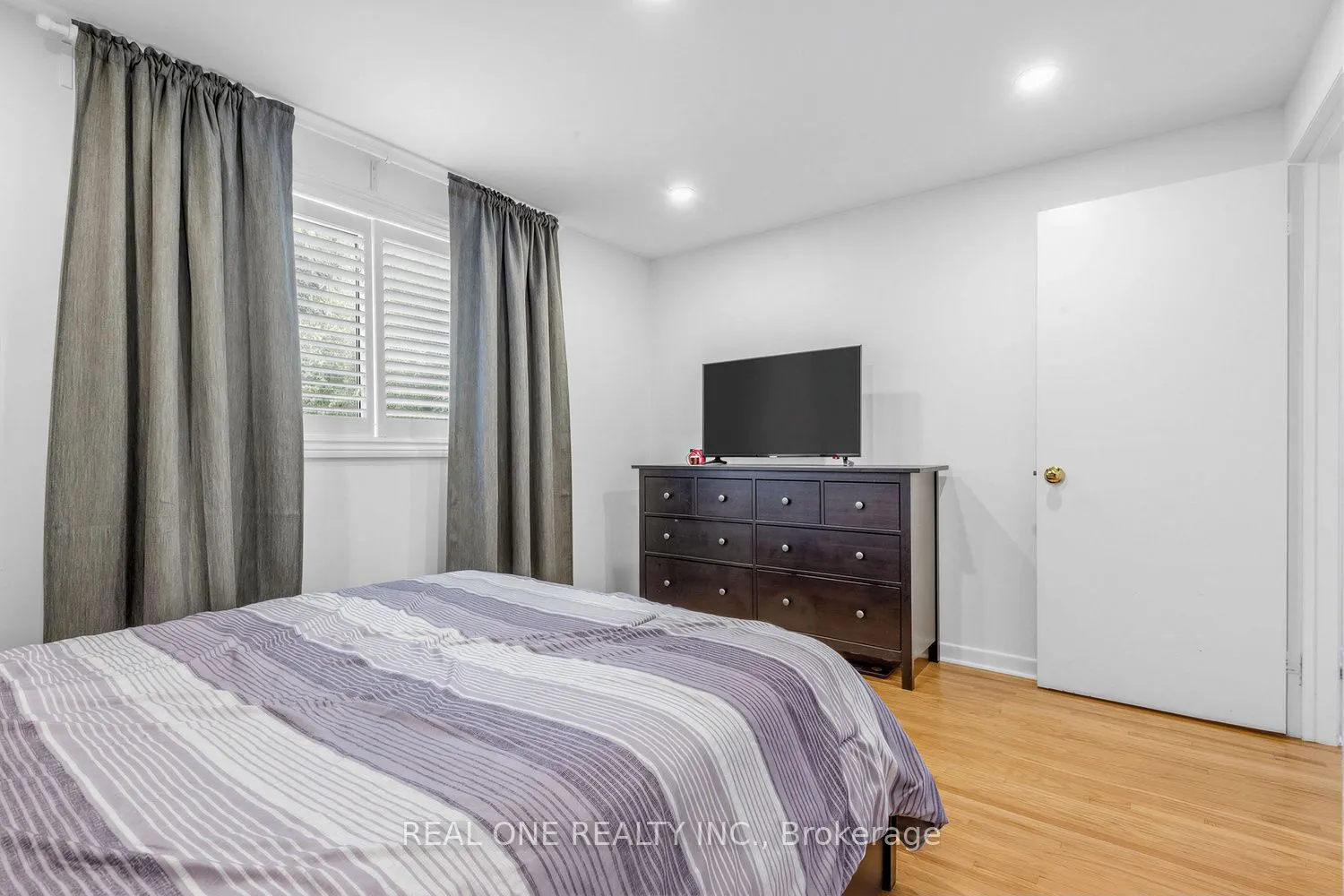 10 Devins Drive