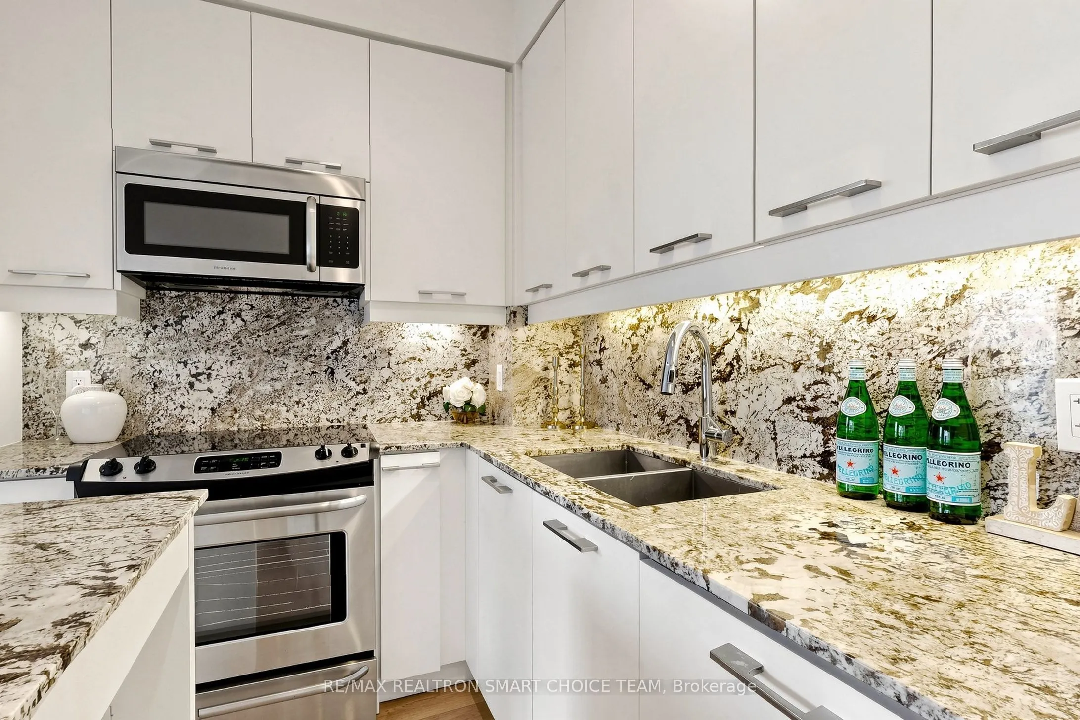 9471 Yonge Street #349