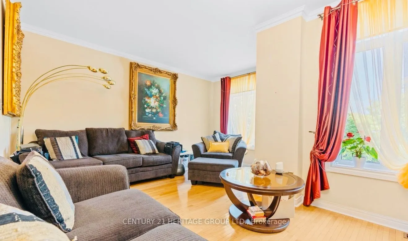255 Shaftsbury Avenue #63