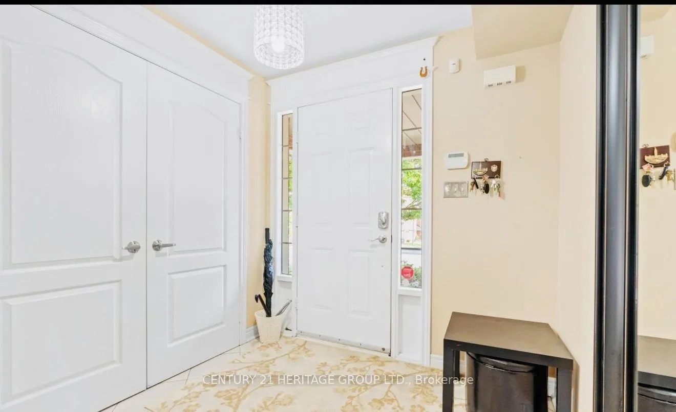 255 Shaftsbury Avenue #63