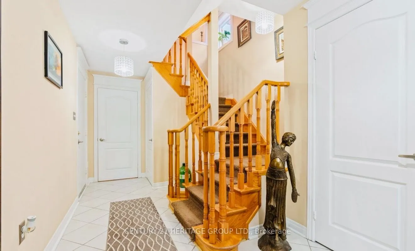 255 Shaftsbury Avenue #63