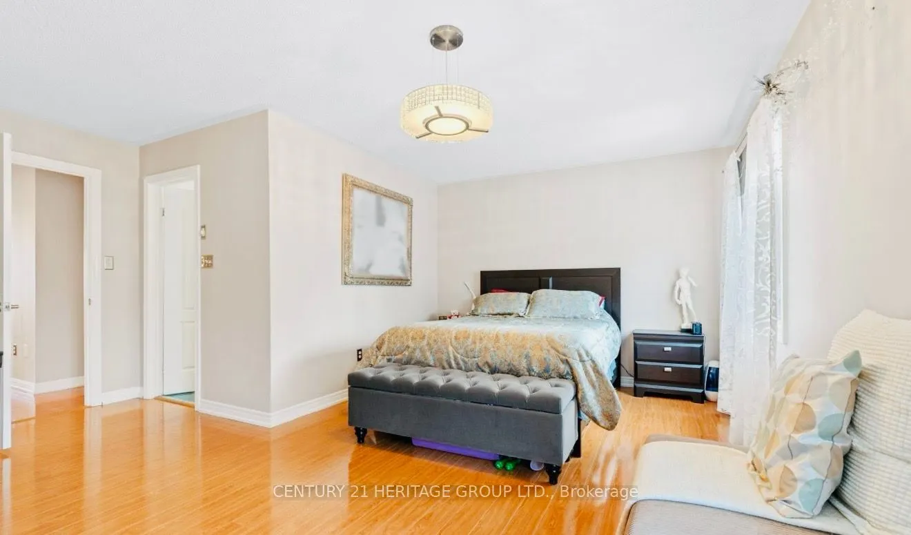 255 Shaftsbury Avenue #63