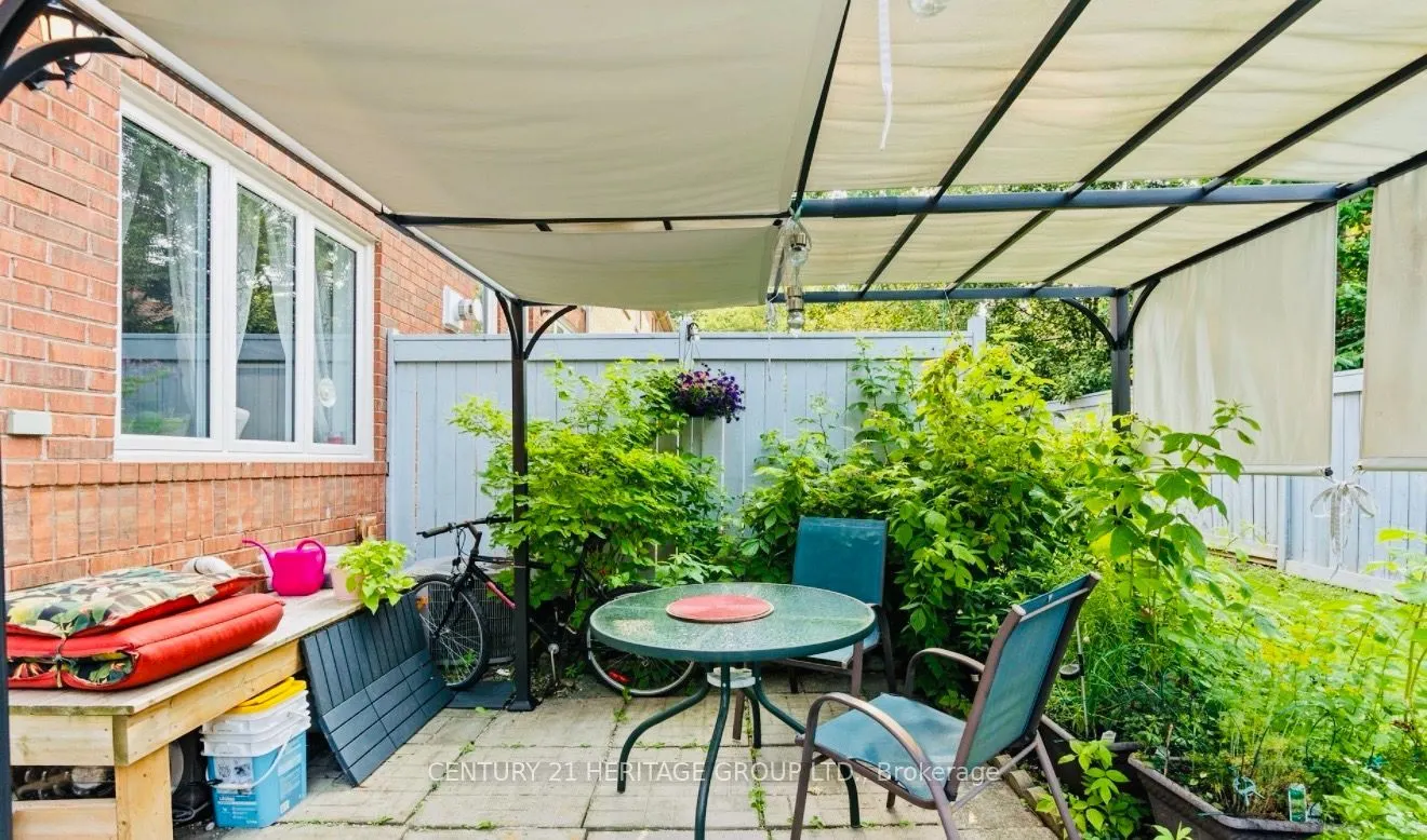 255 Shaftsbury Avenue #63
