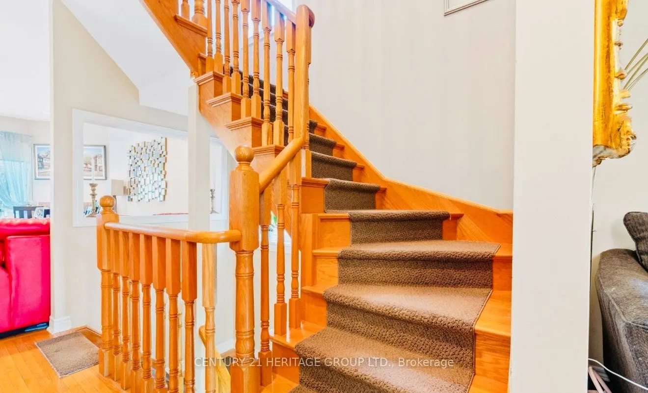 255 Shaftsbury Avenue #63