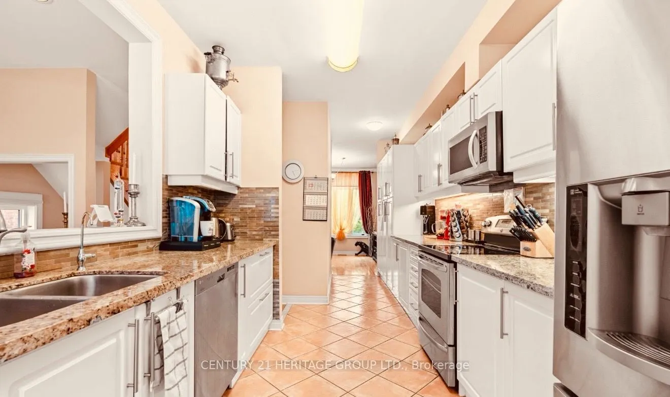 255 Shaftsbury Avenue #63