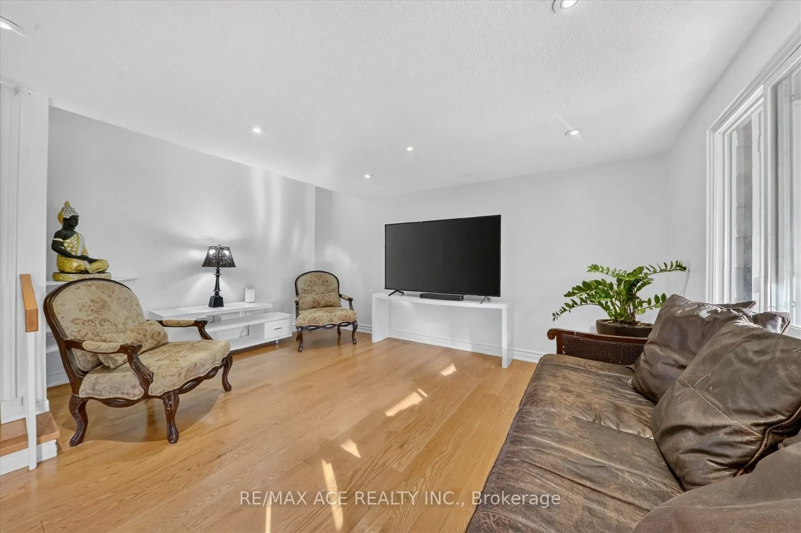 65 Cricklewood Crescent #47