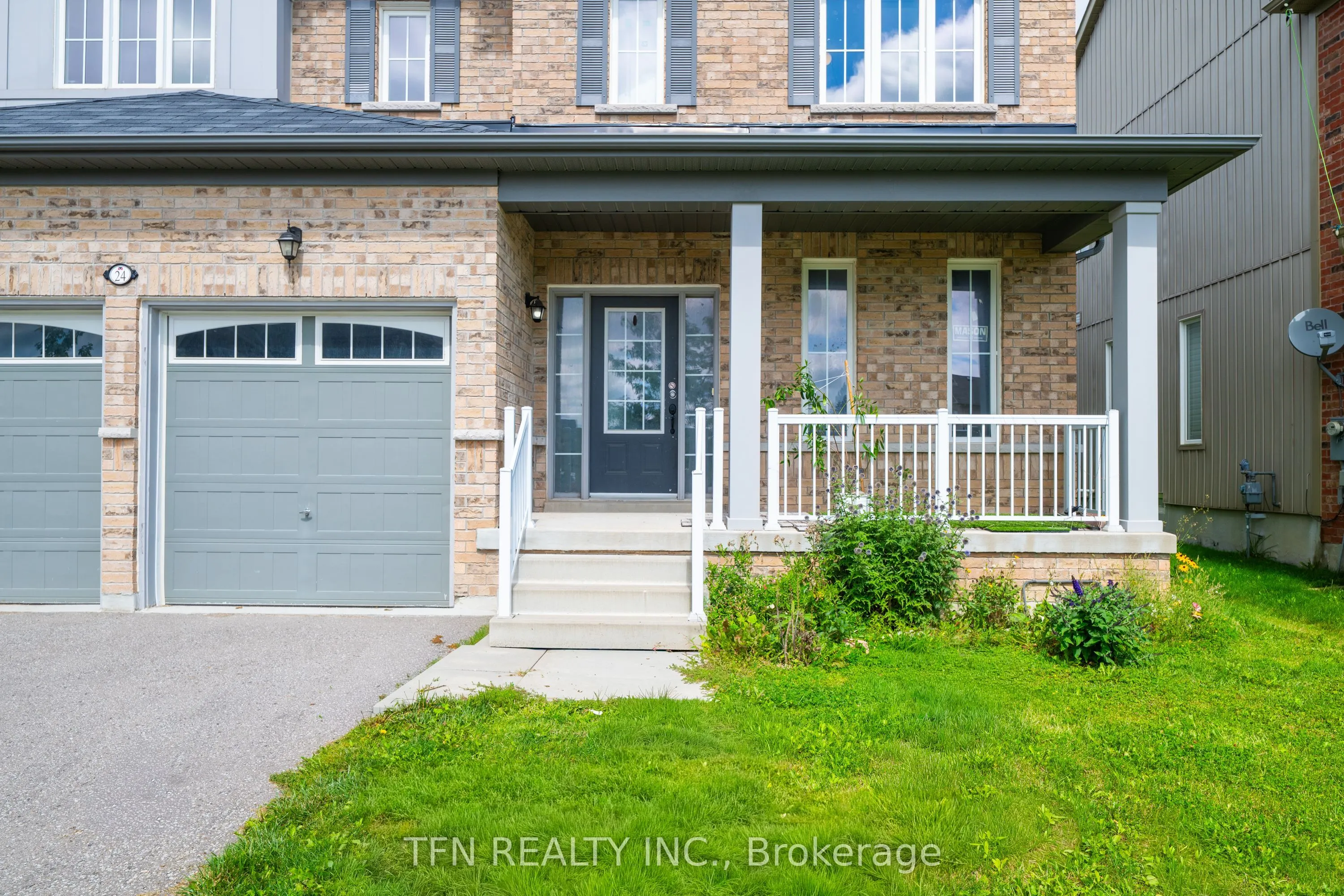 24 Don Hadden Crescent