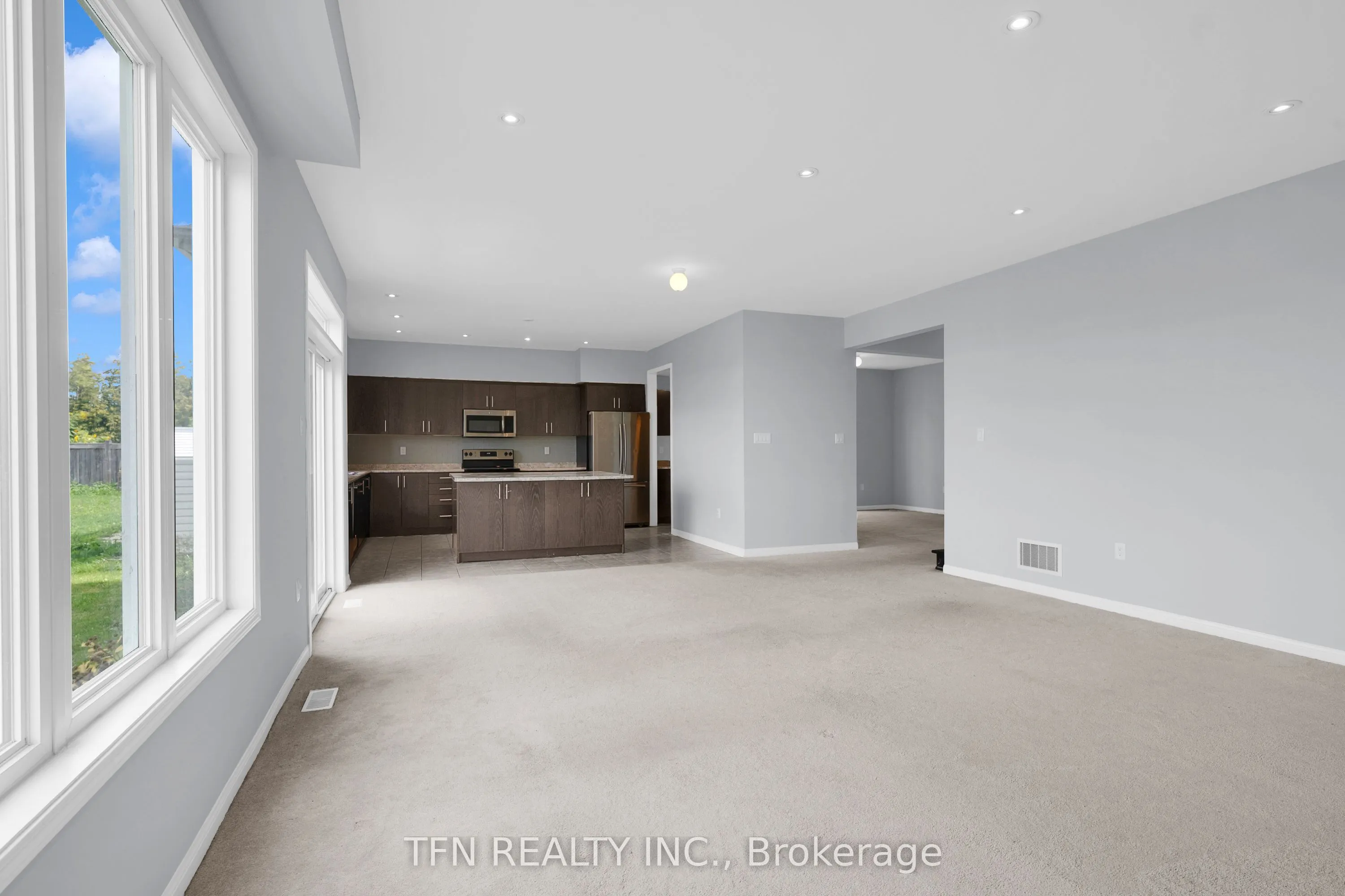 24 Don Hadden Crescent