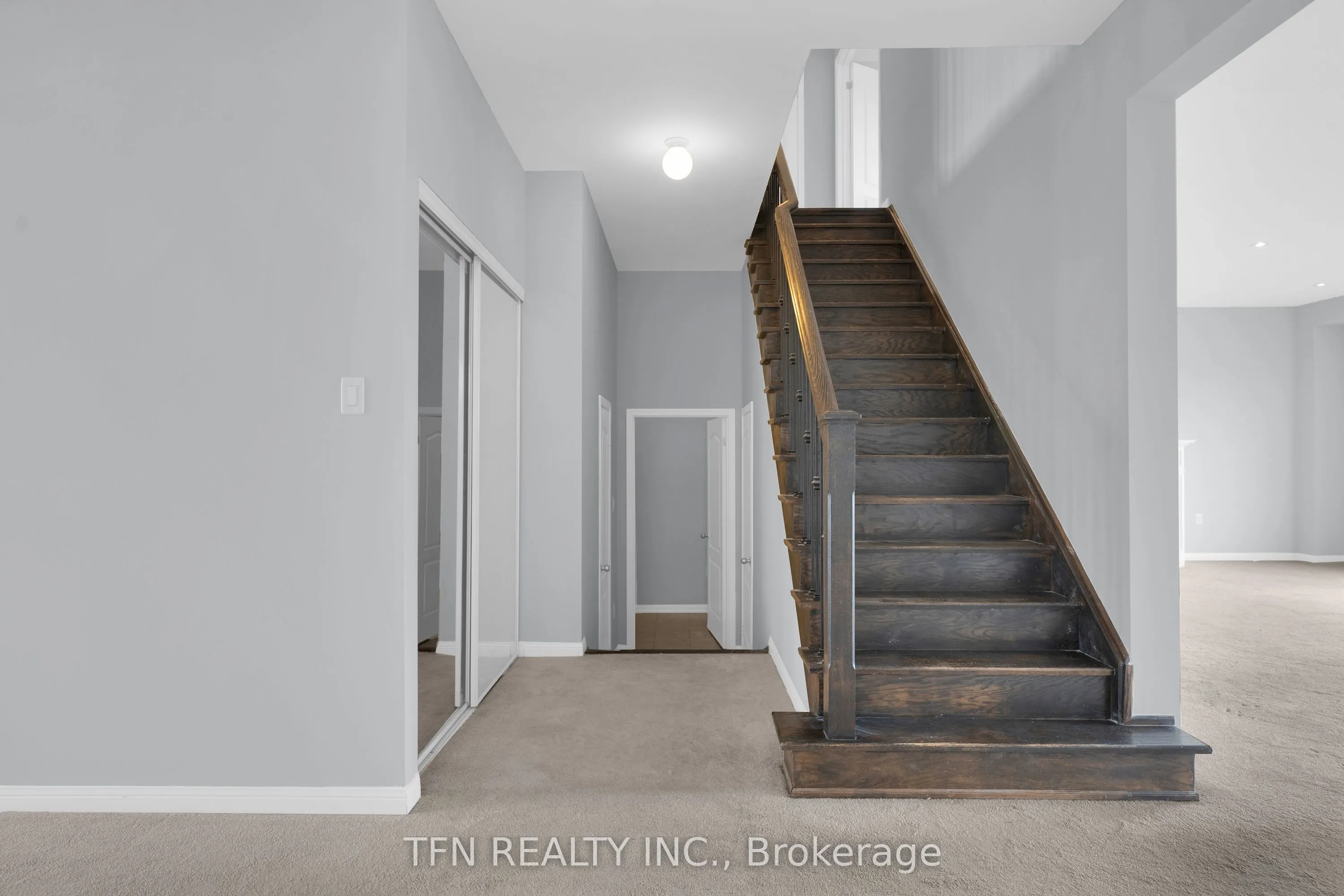24 Don Hadden Crescent