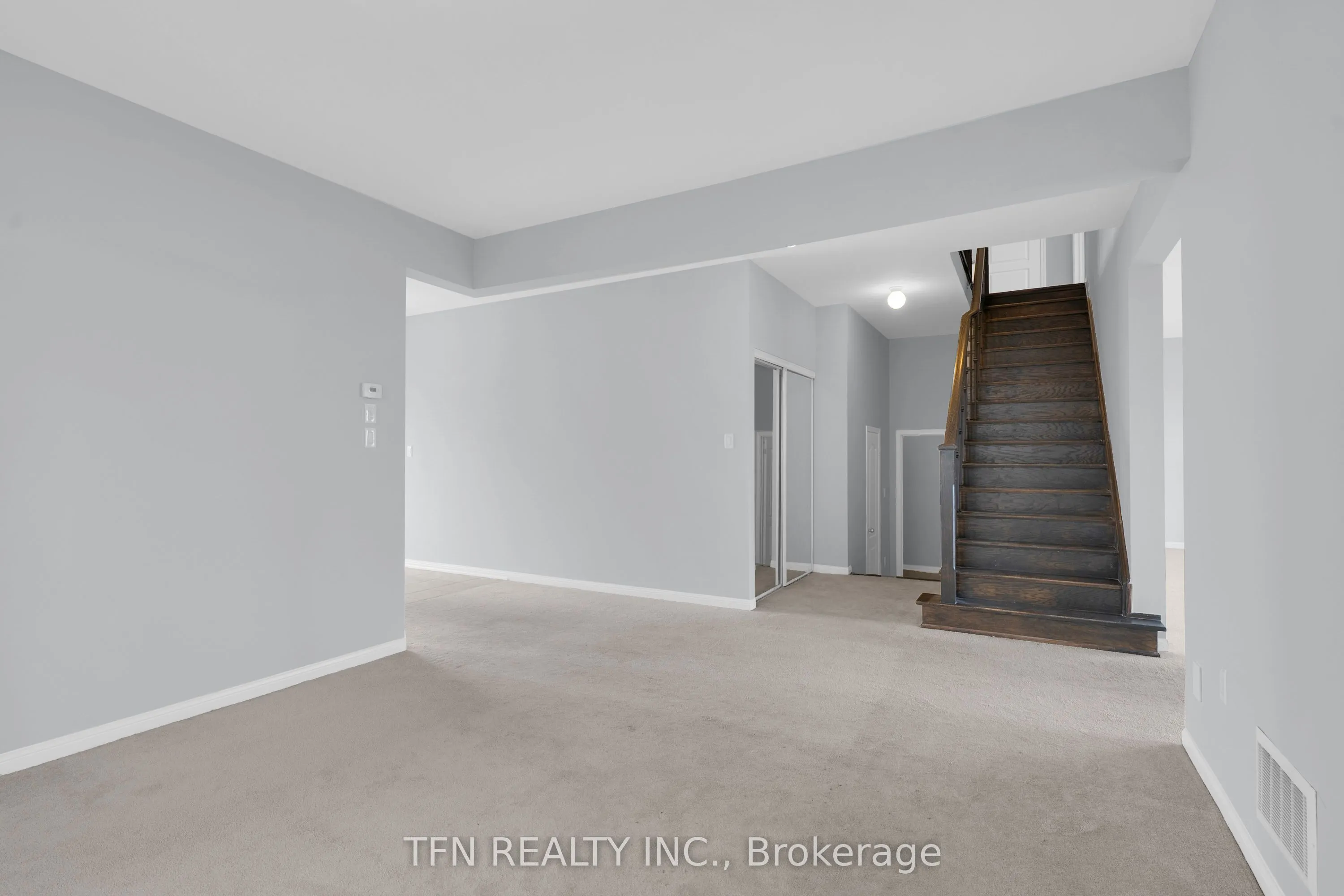 24 Don Hadden Crescent
