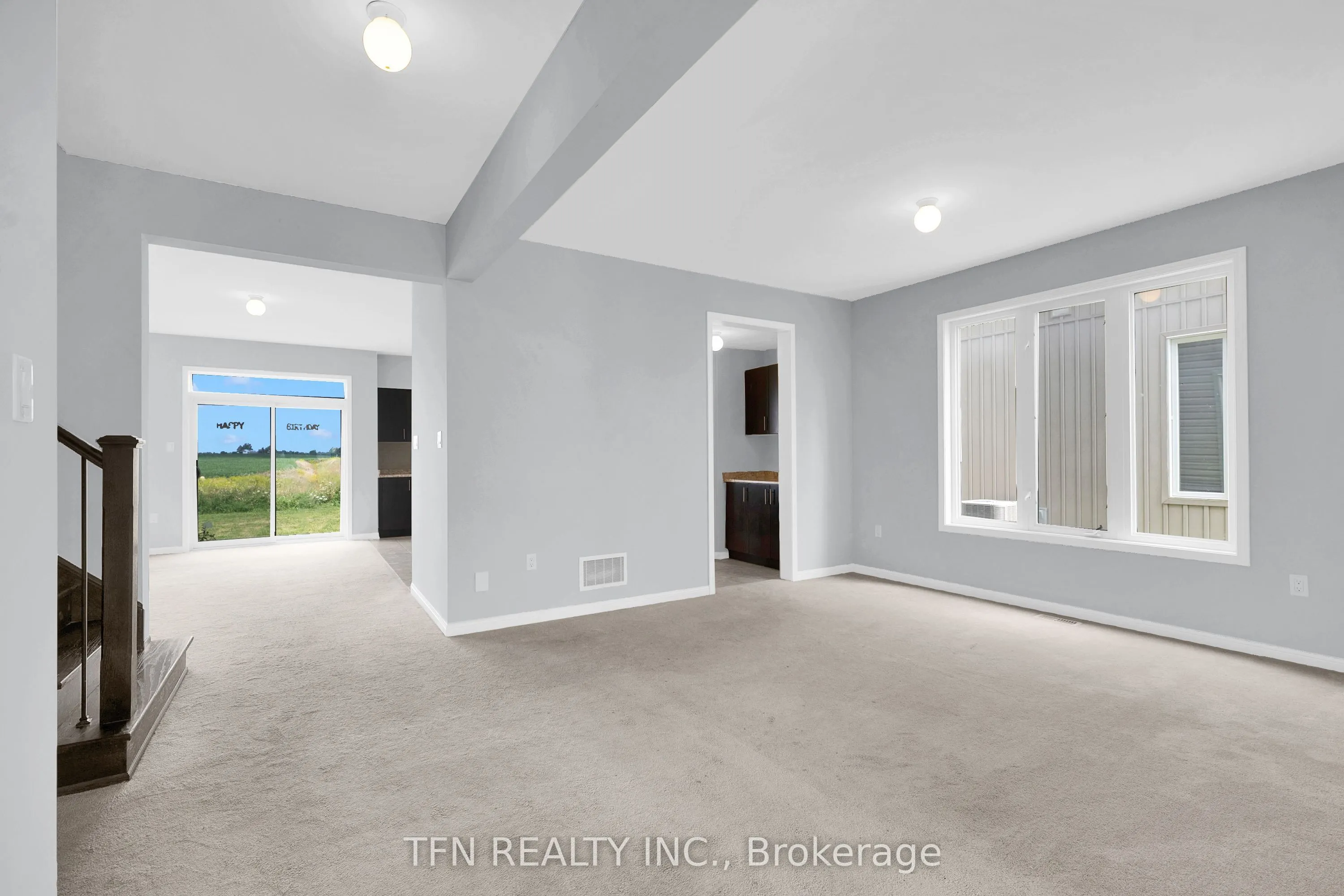 24 Don Hadden Crescent
