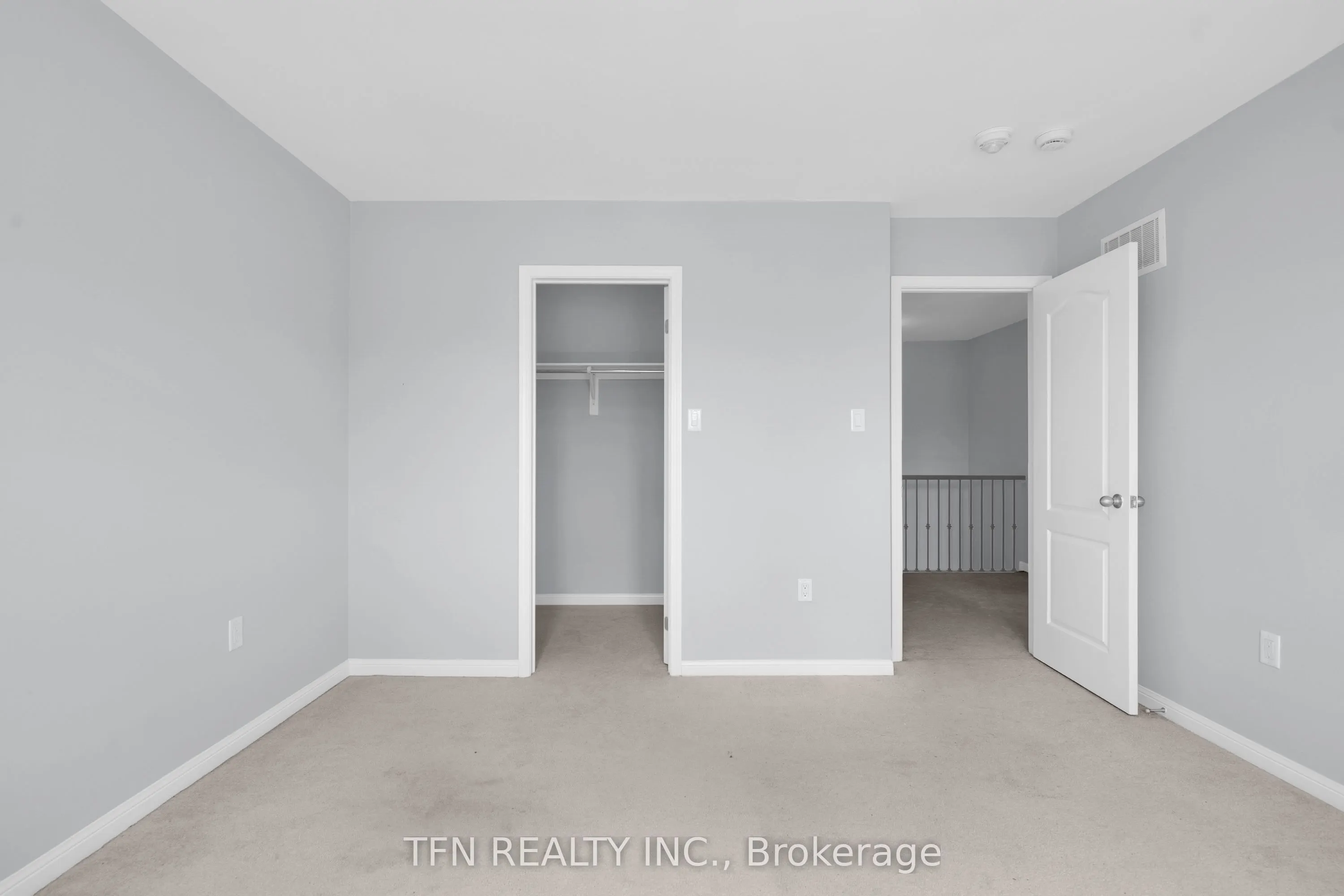 24 Don Hadden Crescent