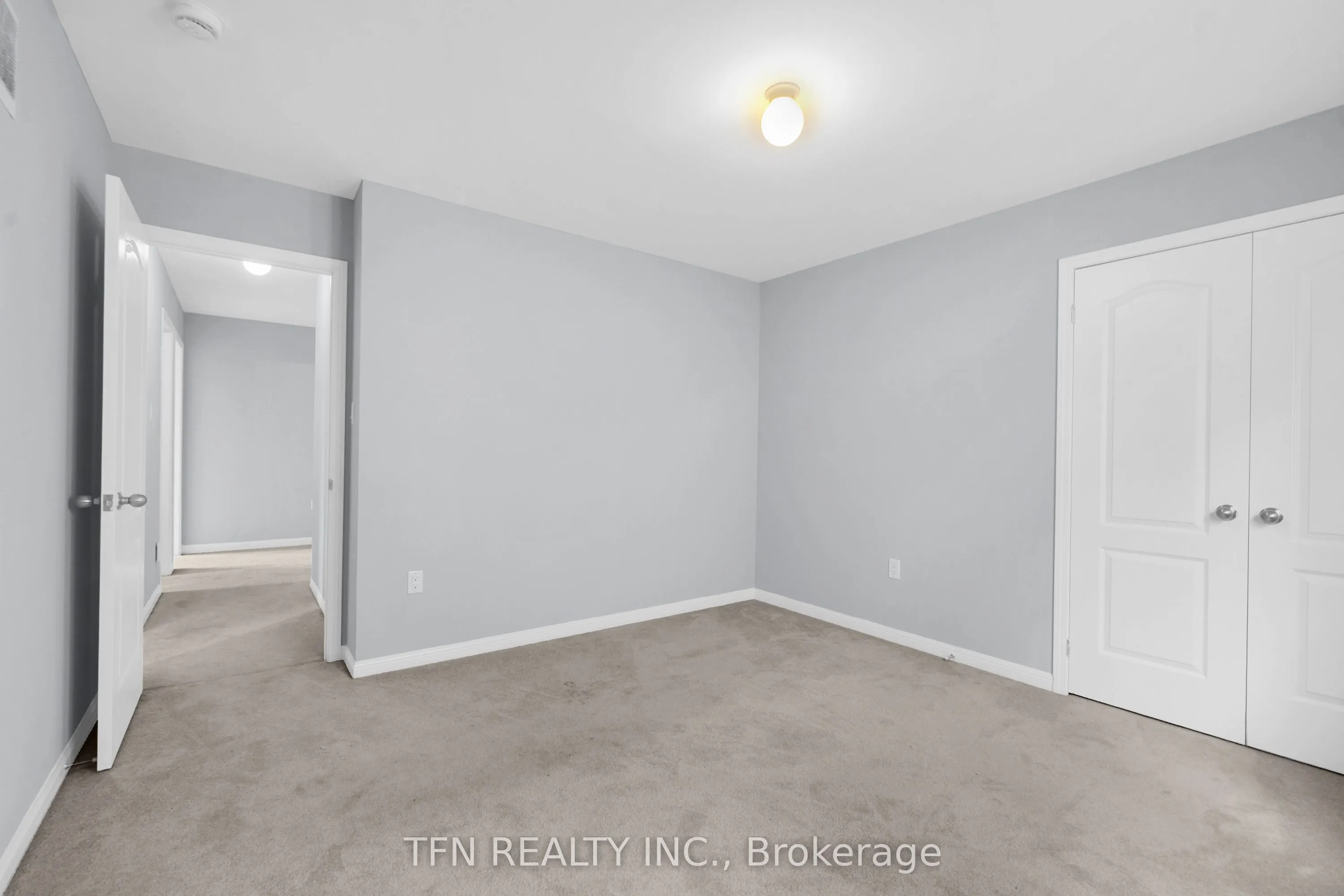24 Don Hadden Crescent