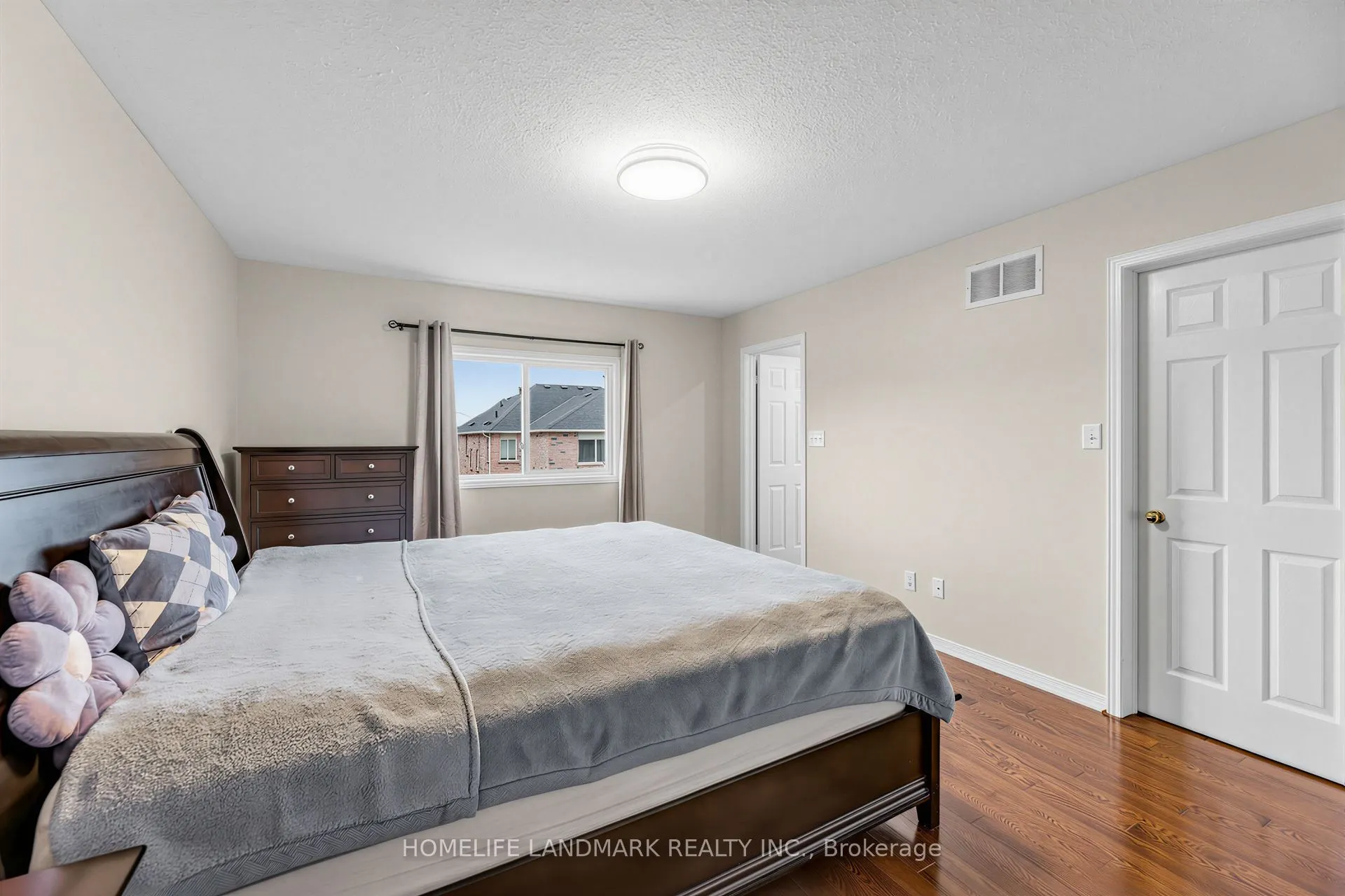86 Laurier Avenue