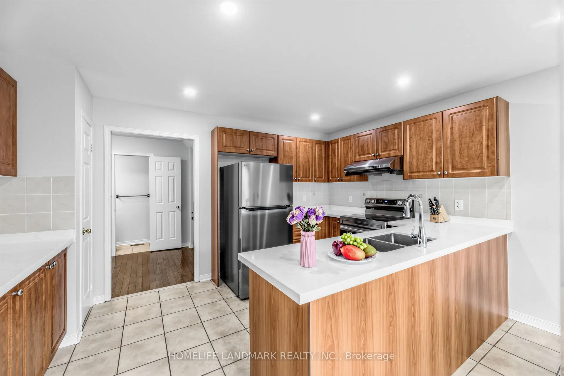 86 Laurier Avenue