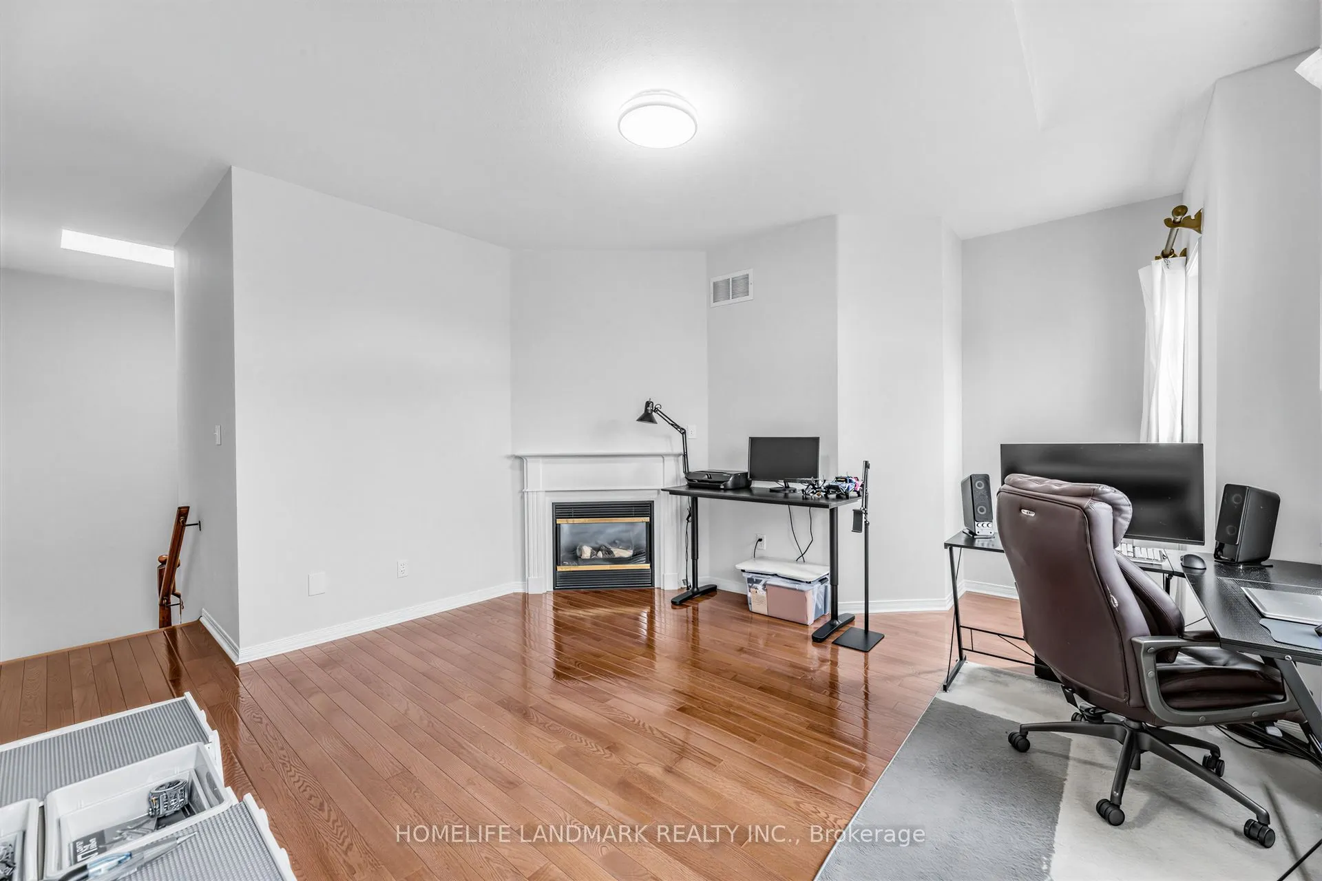 86 Laurier Avenue