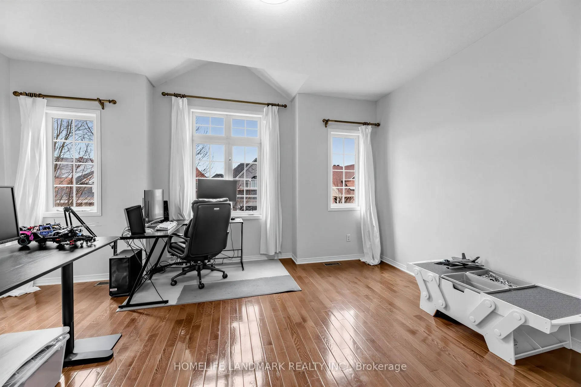 86 Laurier Avenue
