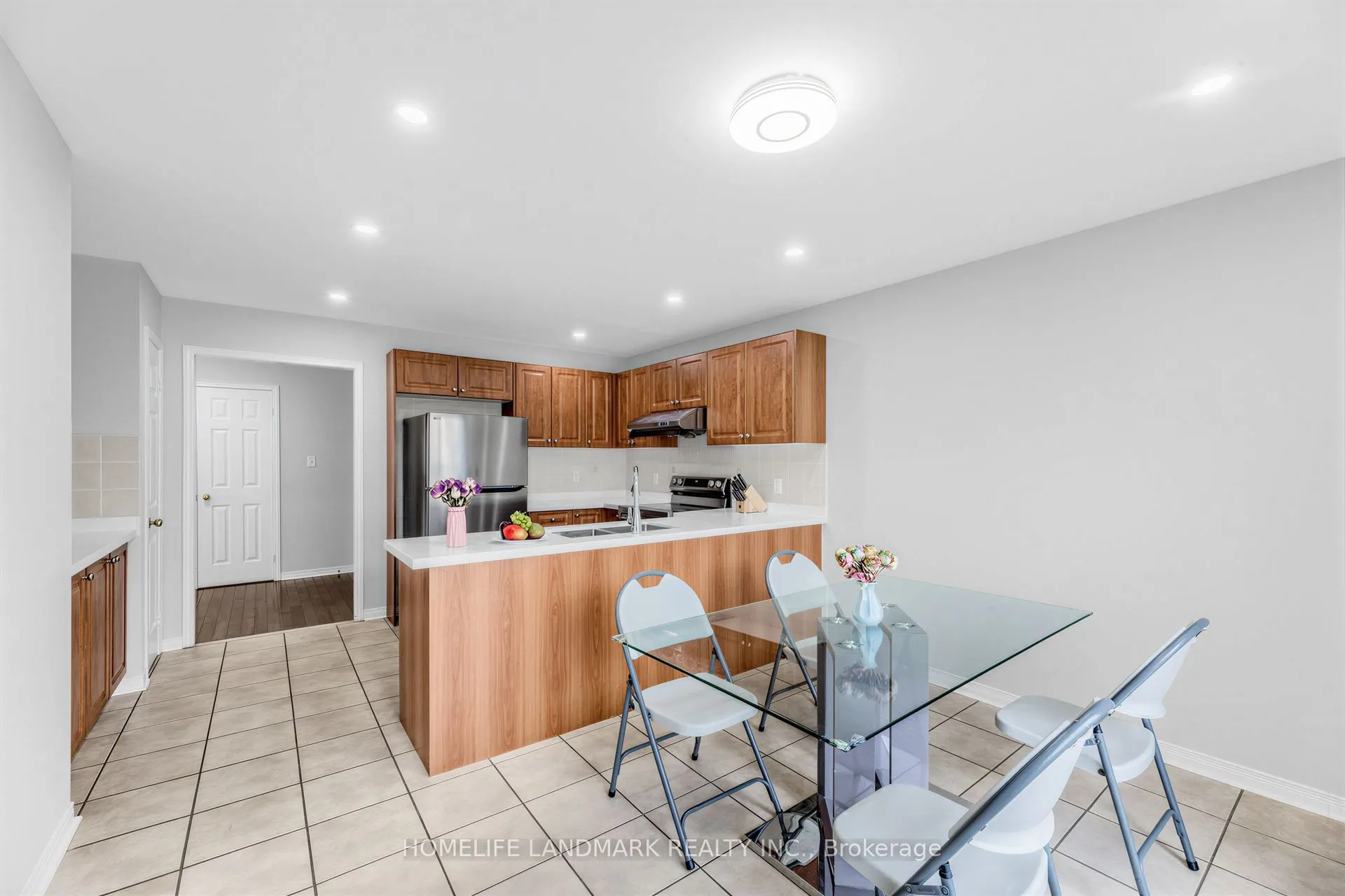86 Laurier Avenue