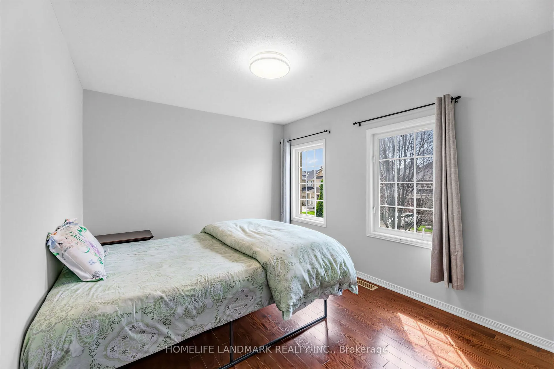 86 Laurier Avenue