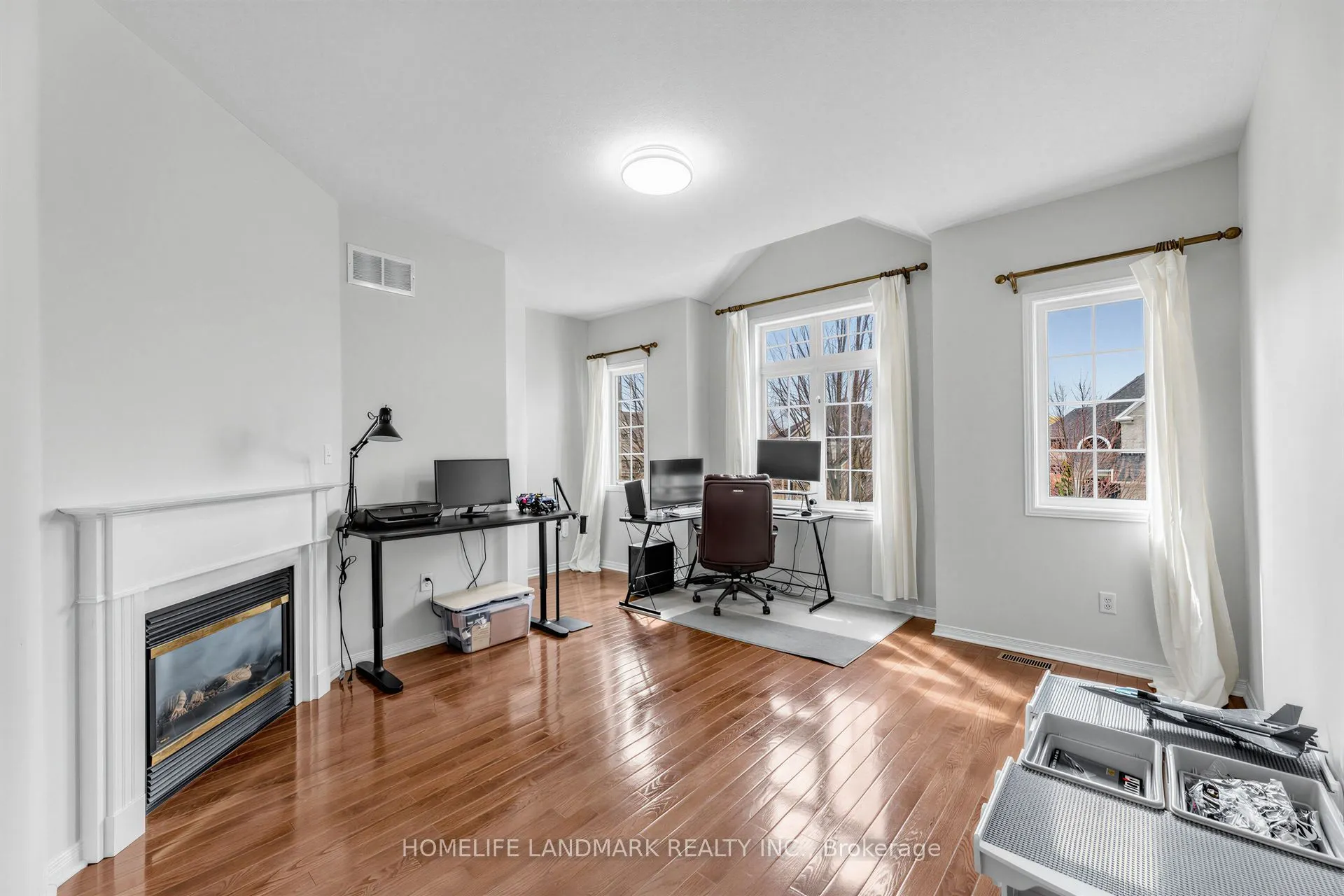 86 Laurier Avenue
