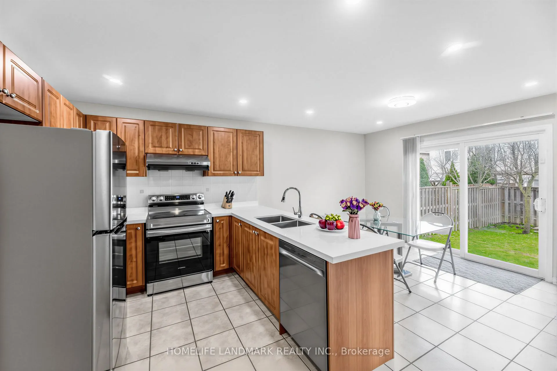 86 Laurier Avenue