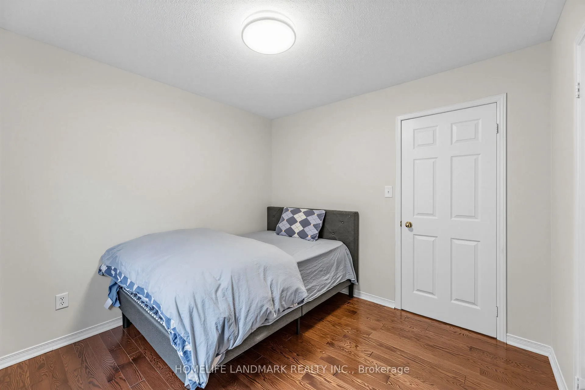 86 Laurier Avenue
