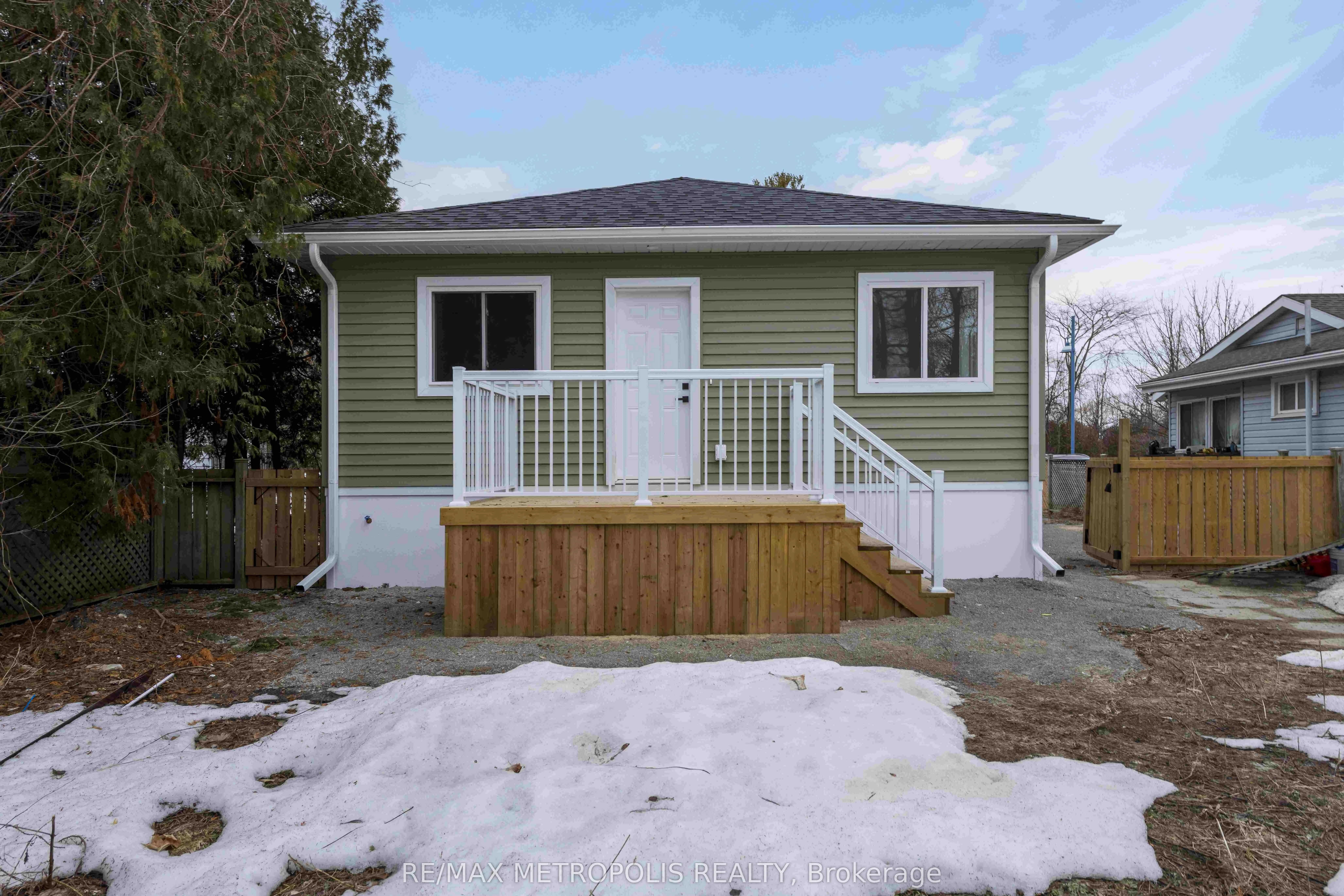 759 Innisfil Beach Road
