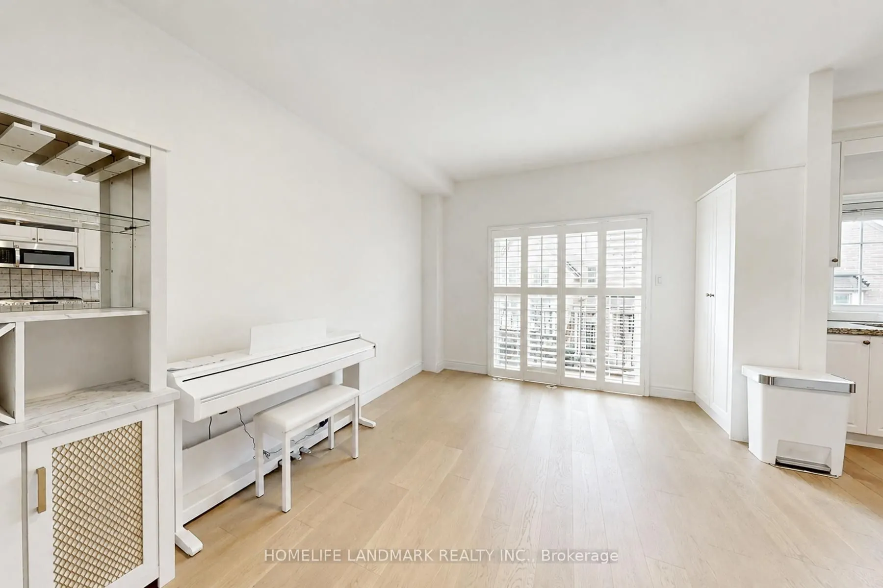 8900 Bathurst Street #27