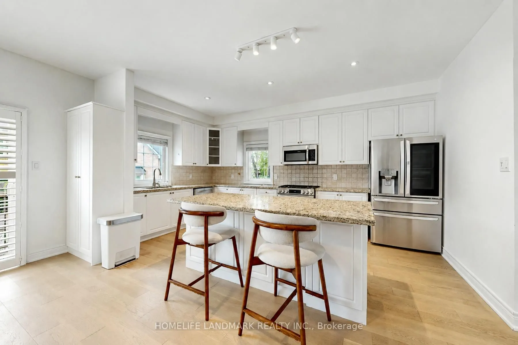 8900 Bathurst Street #27