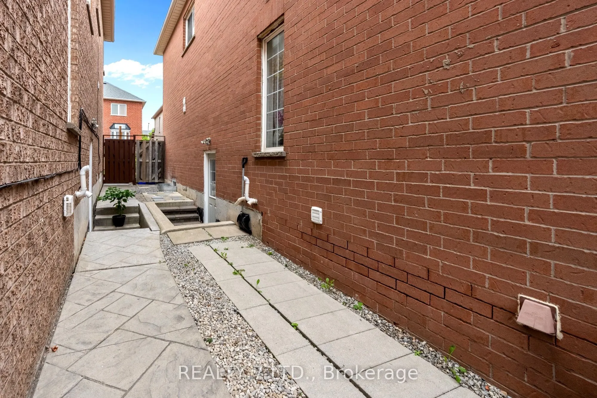 62 Fairlane Crescent #Bsmt