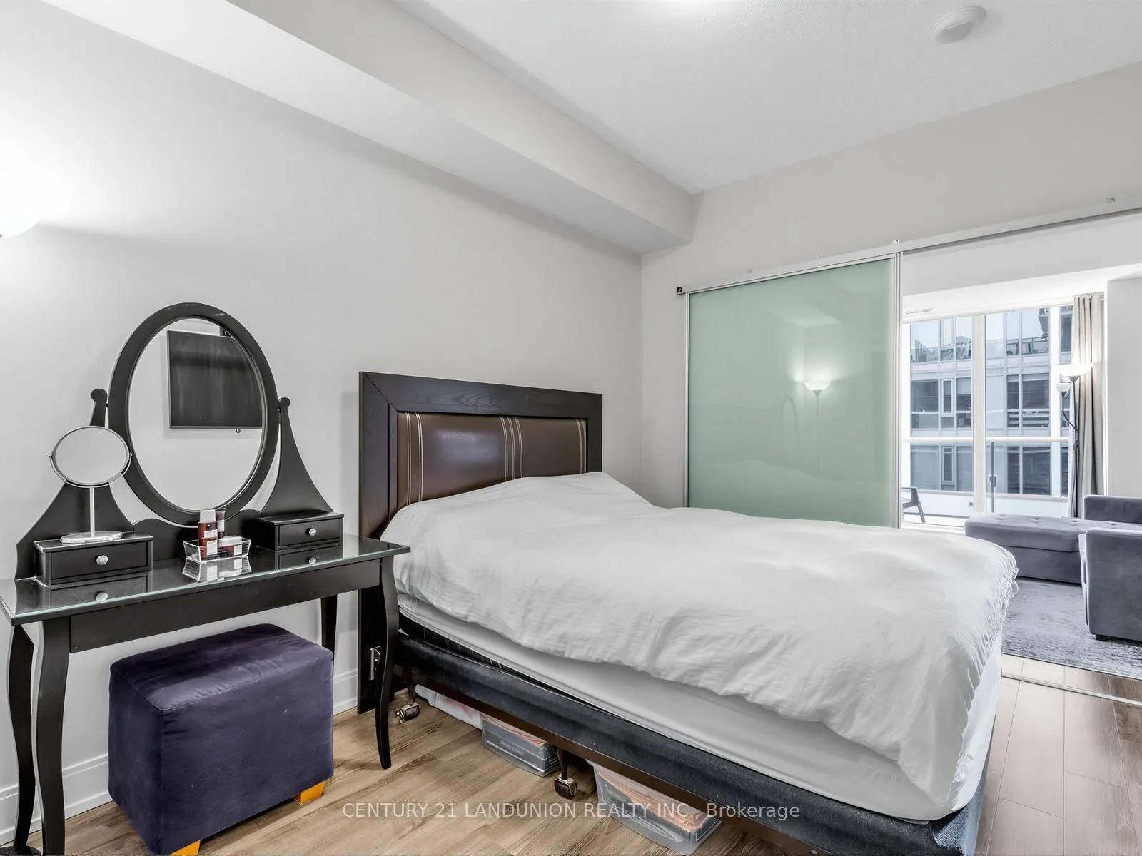 9600 Yonge Street #311B
