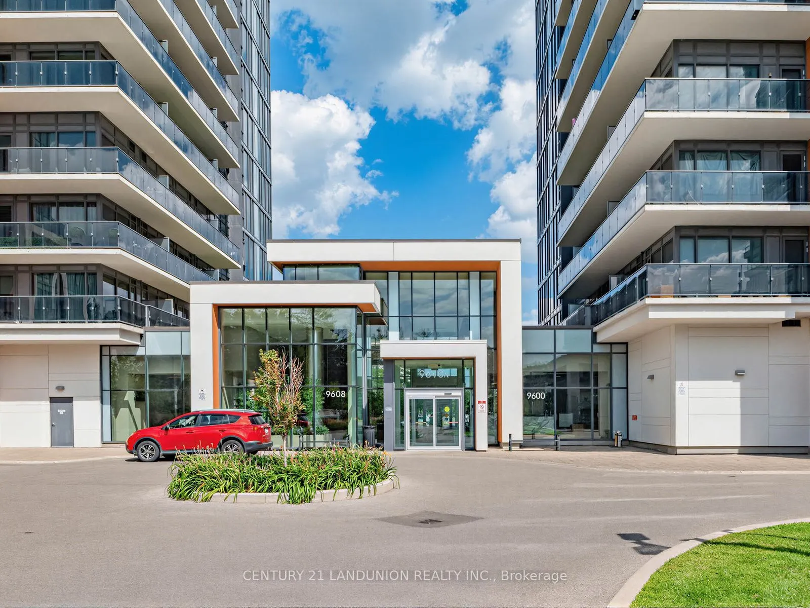 9600 Yonge Street #311B