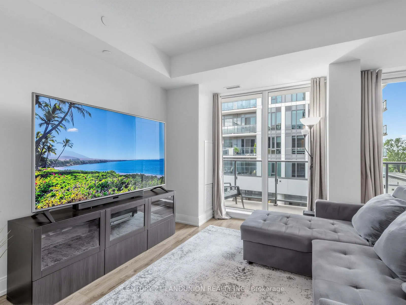 9600 Yonge Street #311B