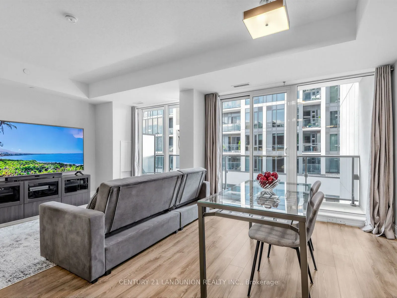 9600 Yonge Street #311B