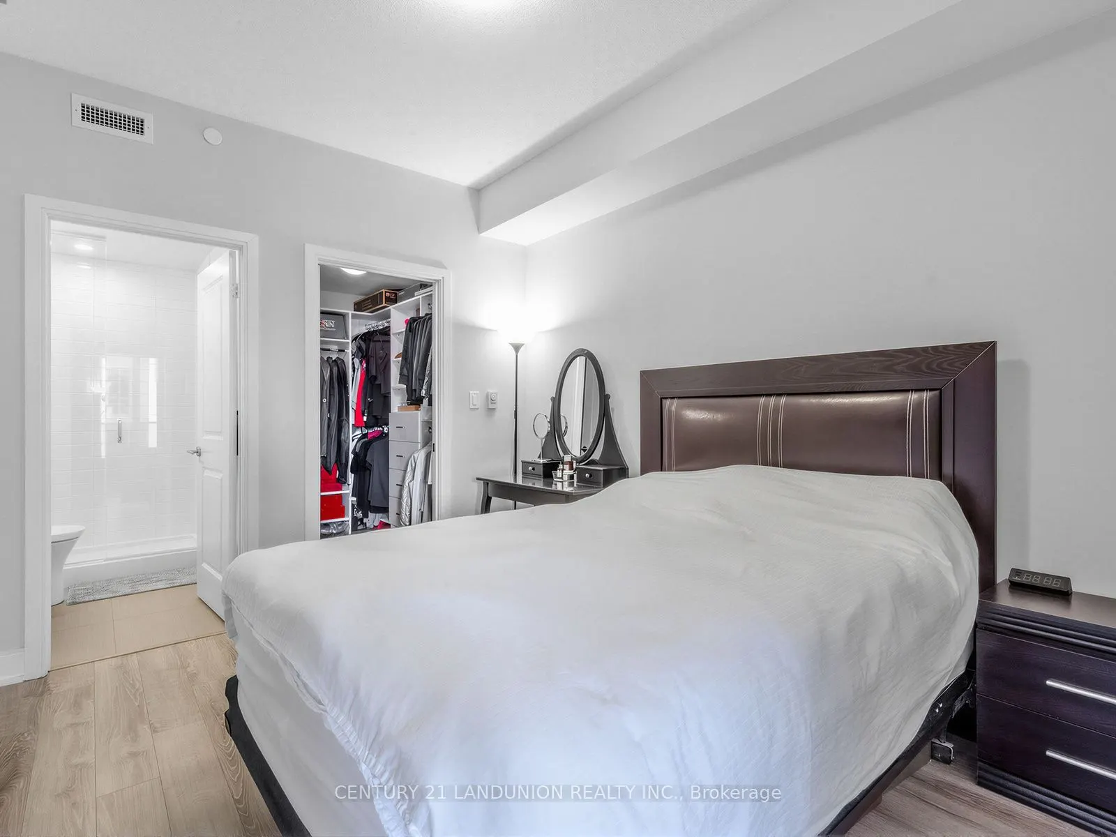 9600 Yonge Street #311B