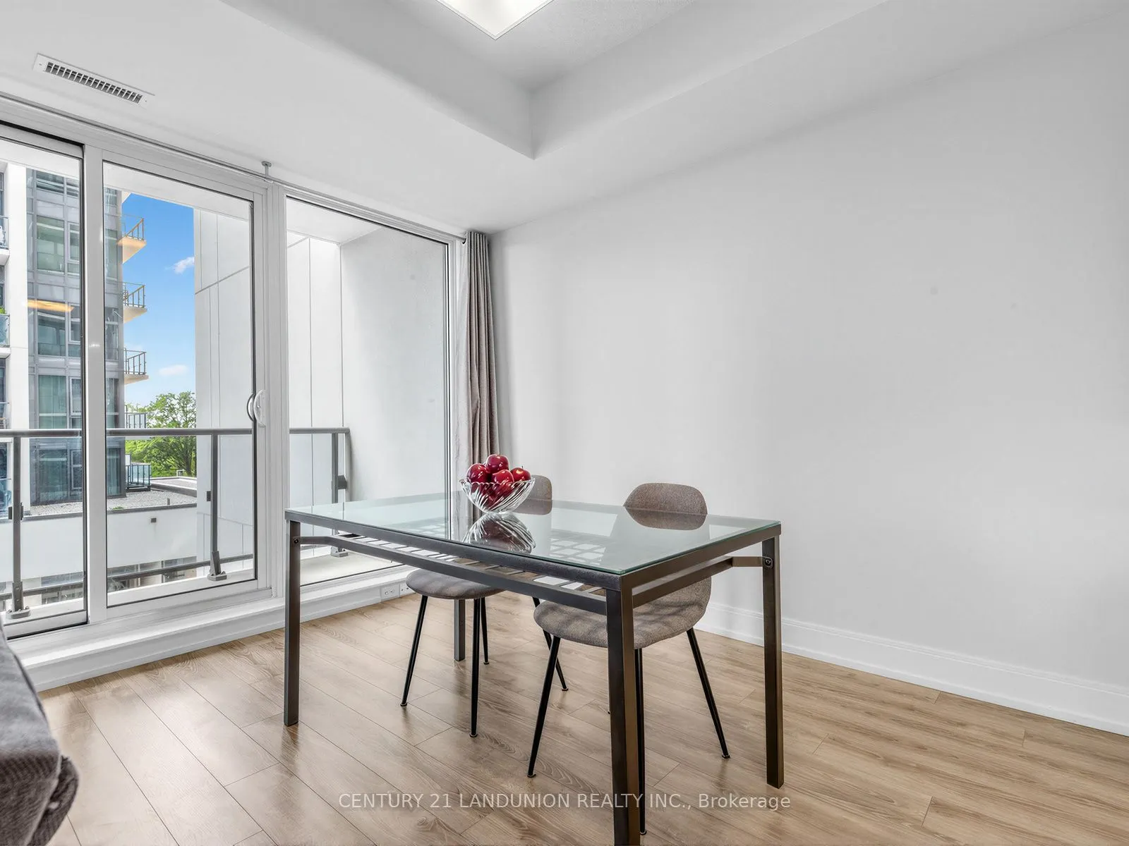 9600 Yonge Street #311B